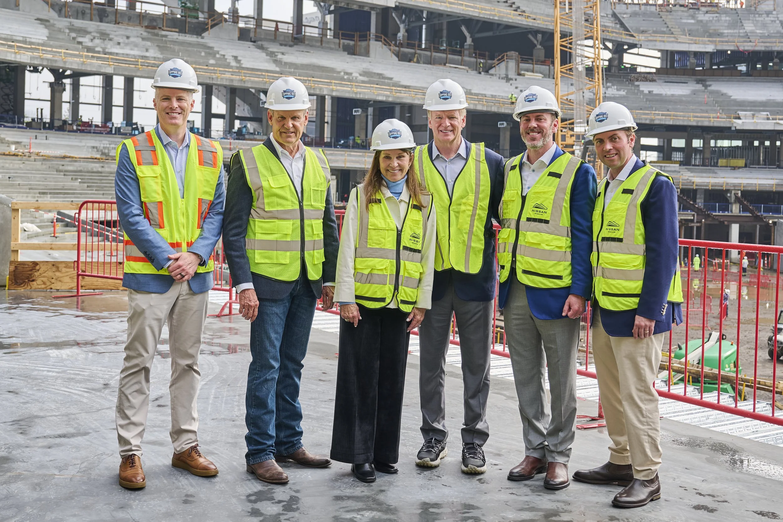 2025.11.21 New Nissan Stadium Steel Topping Out_1338.jpg