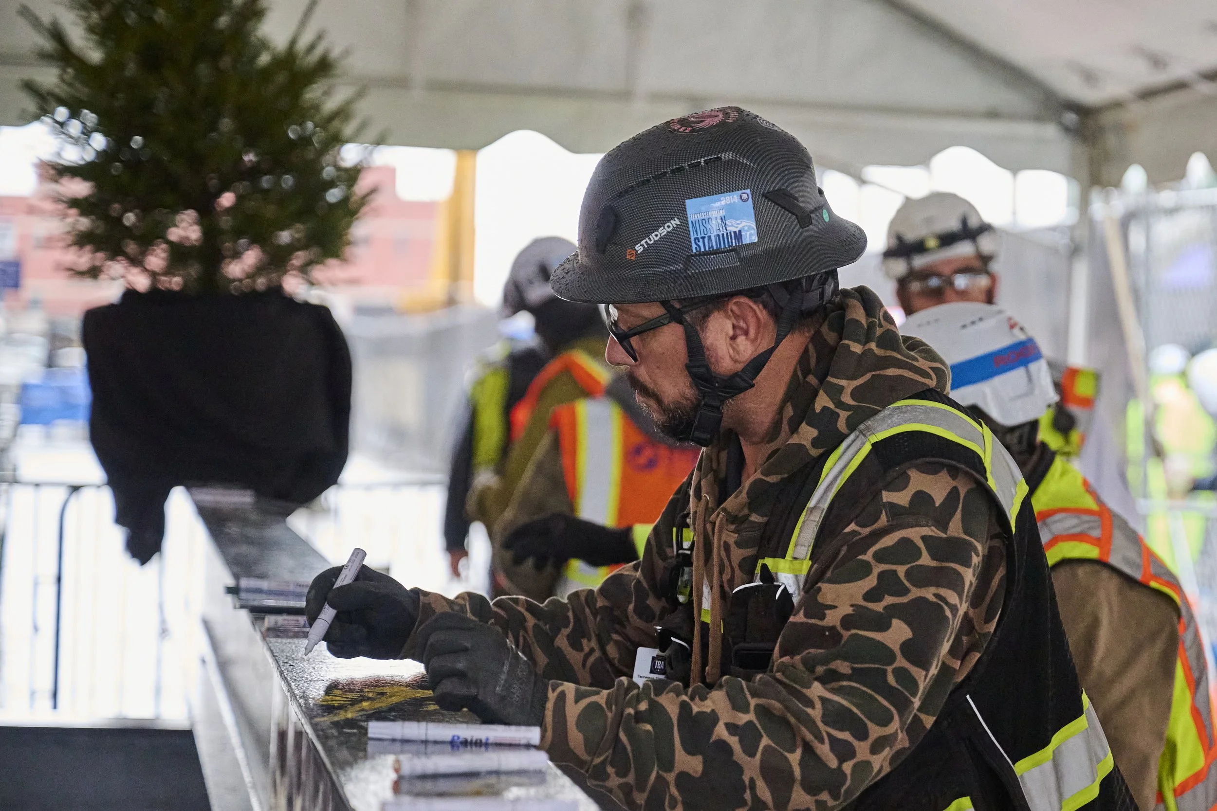 2025.11.21 New Nissan Stadium Steel Topping Out_036.jpg
