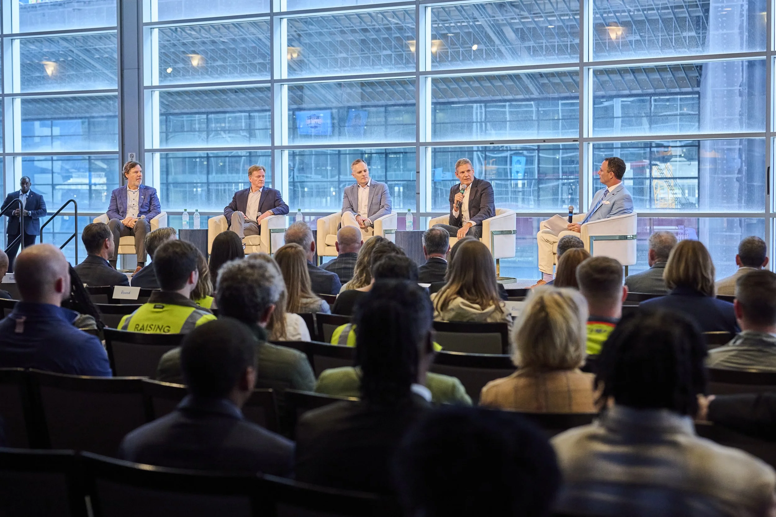 2025.11.21 New Nissan Stadium Steel Topping Out_339.jpg