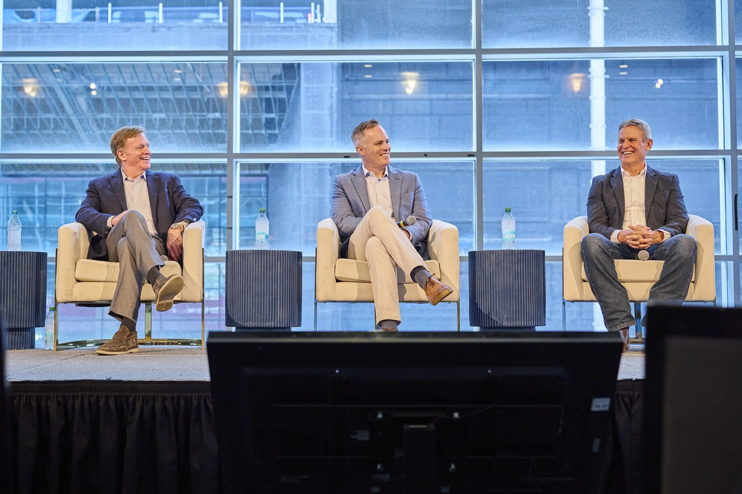 2025.11.21 New Nissan Stadium Steel Topping Out_443.jpg