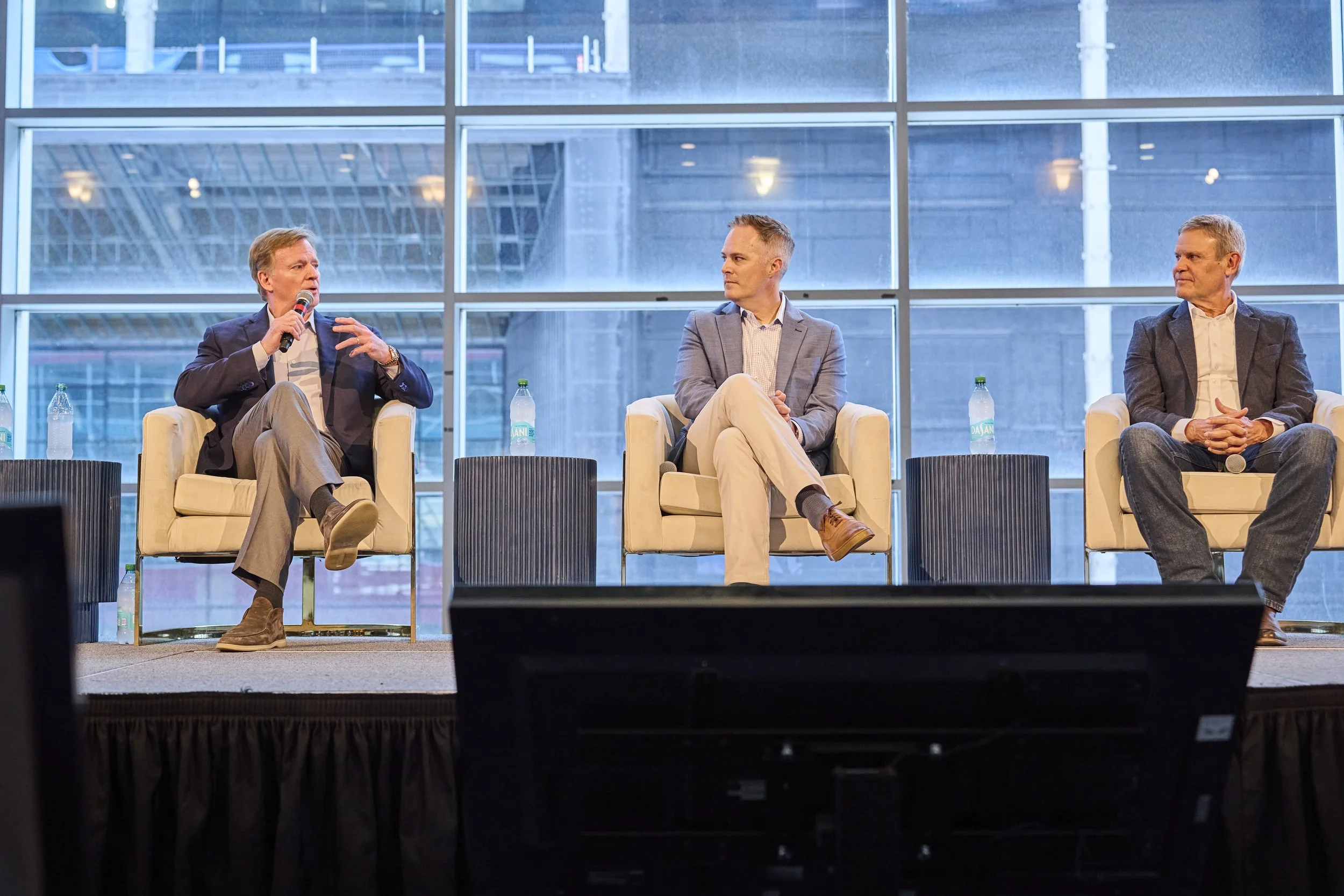 2025.11.21 New Nissan Stadium Steel Topping Out_482.jpg