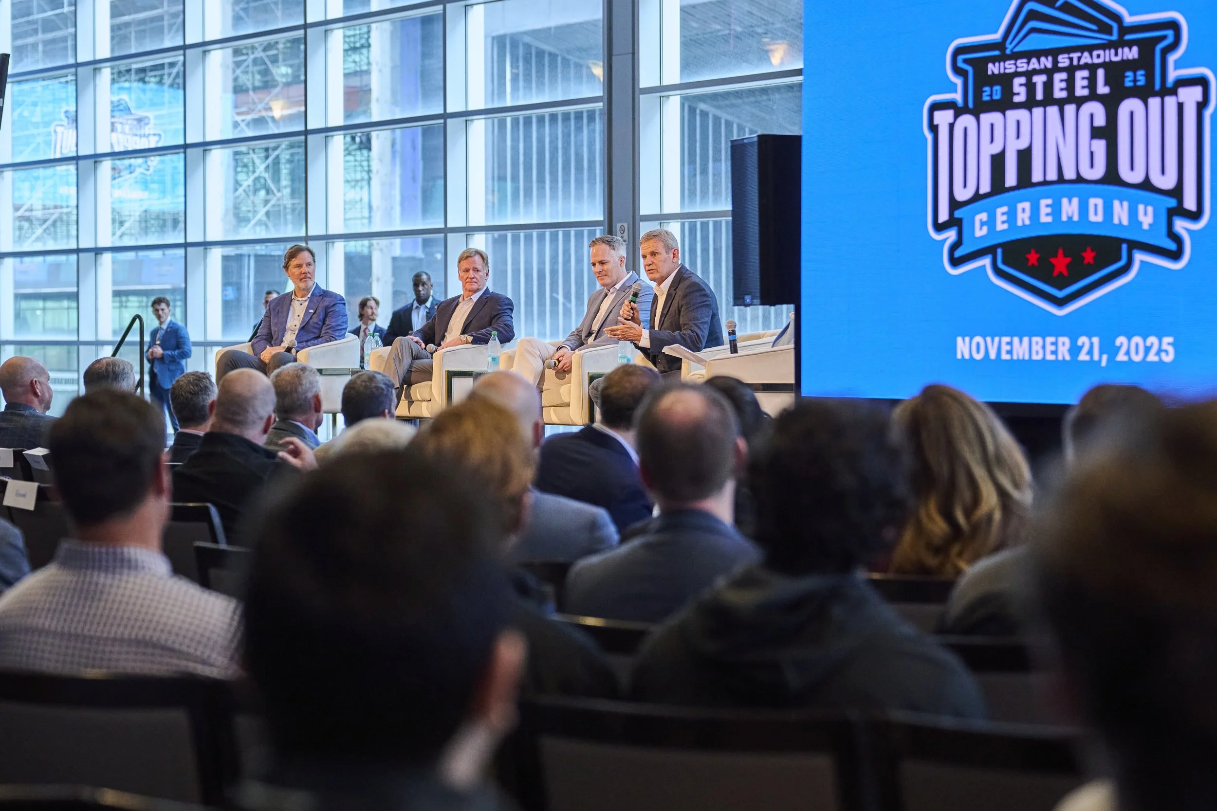 2025.11.21 New Nissan Stadium Steel Topping Out_520.jpg