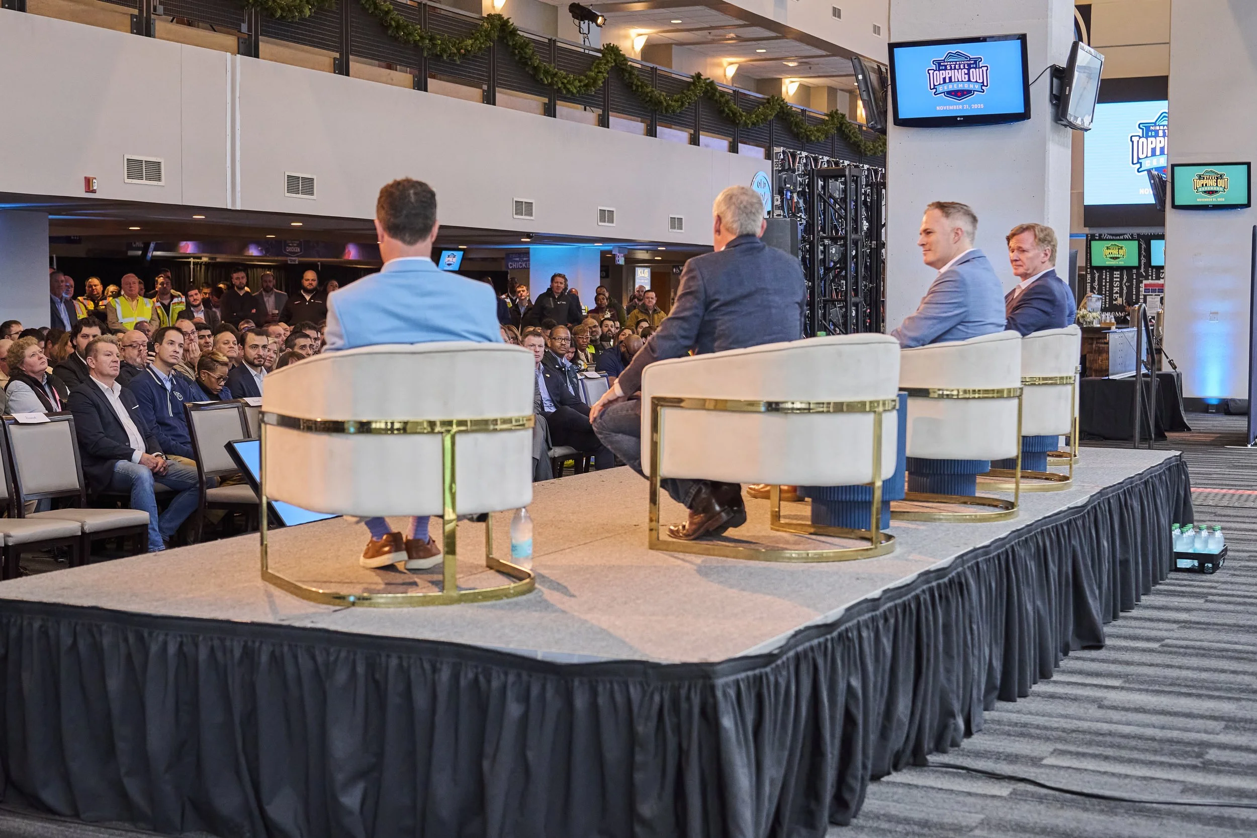 2025.11.21 New Nissan Stadium Steel Topping Out_526.jpg