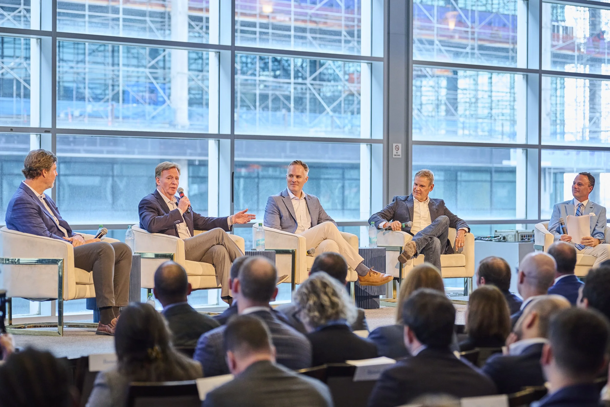 2025.11.21 New Nissan Stadium Steel Topping Out_683.jpg