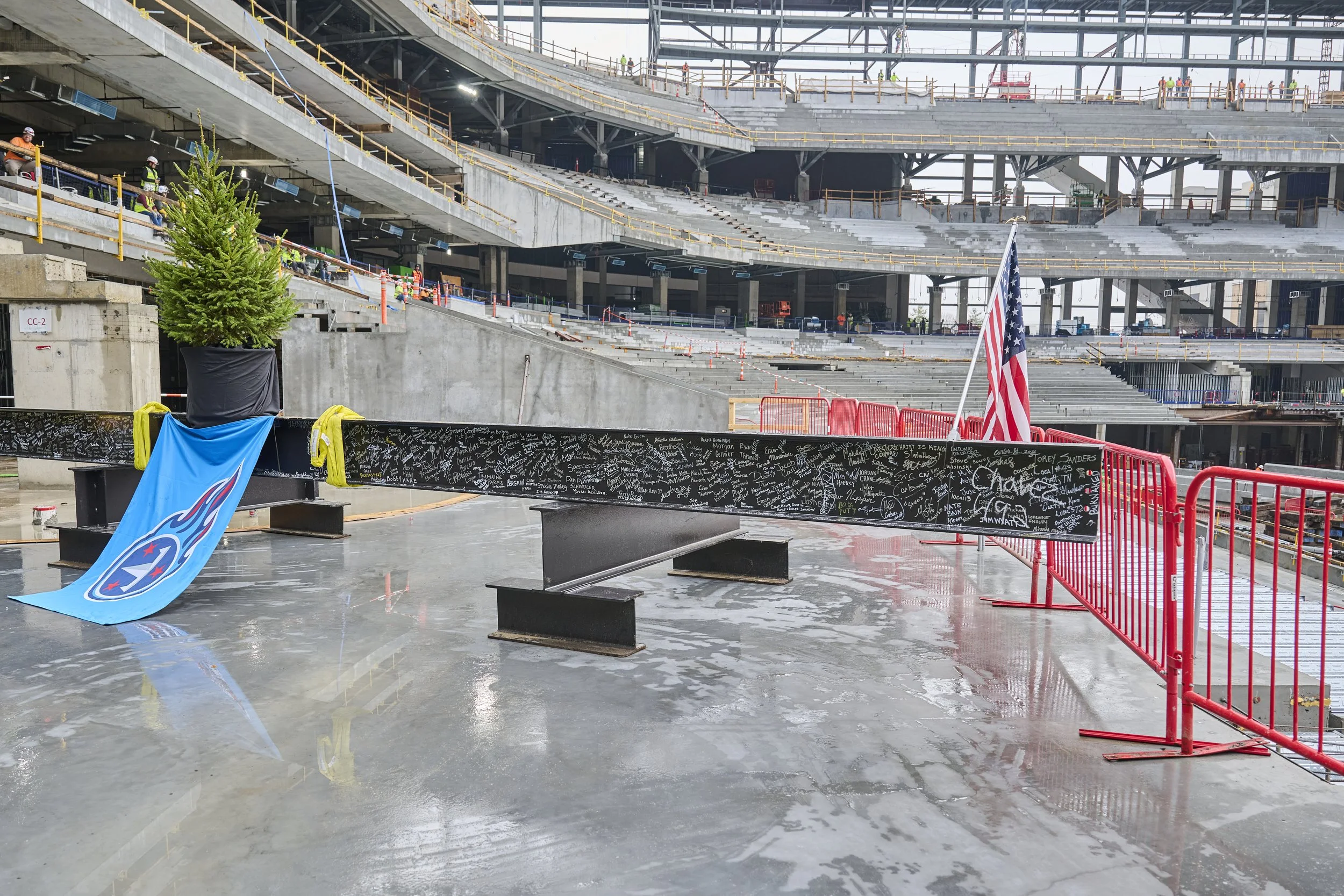 2025.11.21 New Nissan Stadium Steel Topping Out_780.jpg