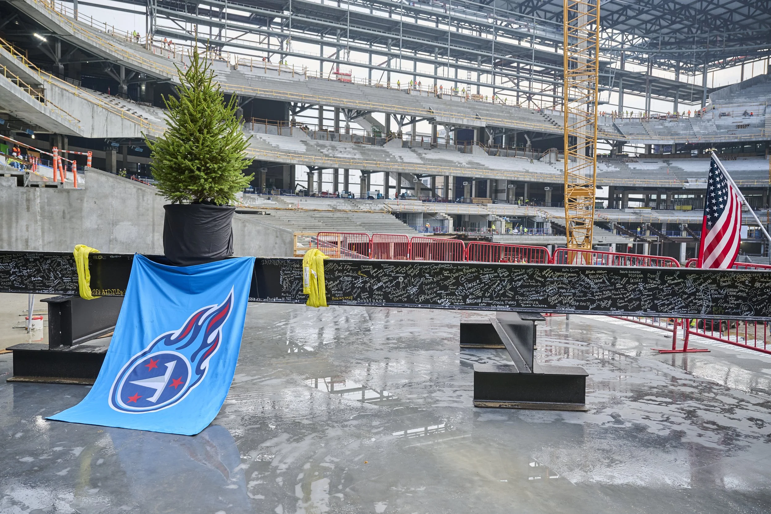 2025.11.21 New Nissan Stadium Steel Topping Out_803.jpg