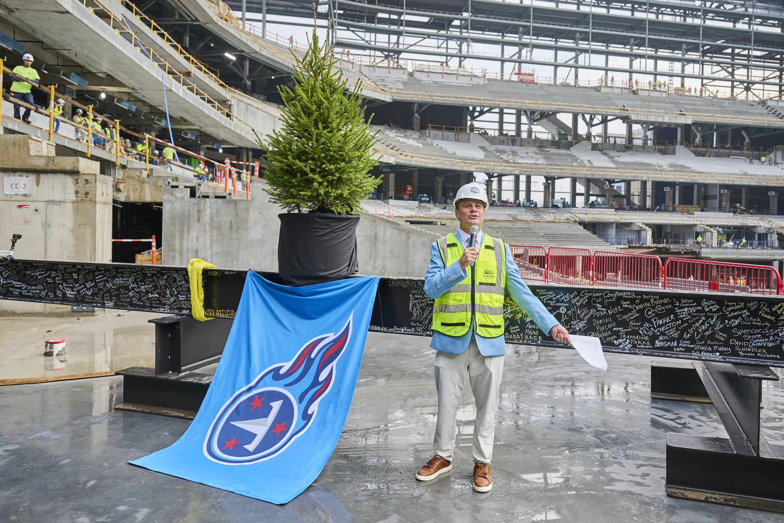 2025.11.21 New Nissan Stadium Steel Topping Out_862.jpg