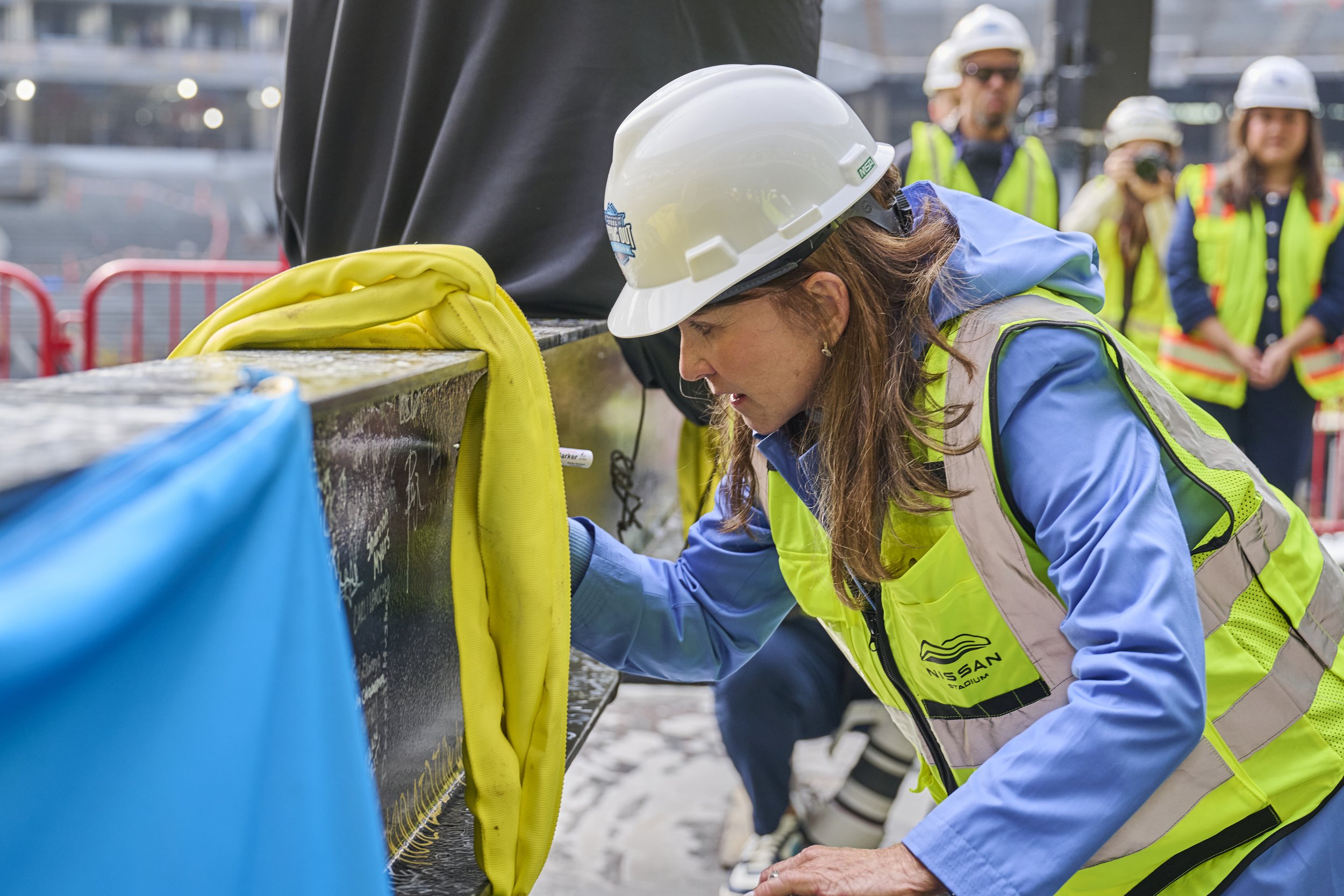 2025.11.21 New Nissan Stadium Steel Topping Out_1003.jpg