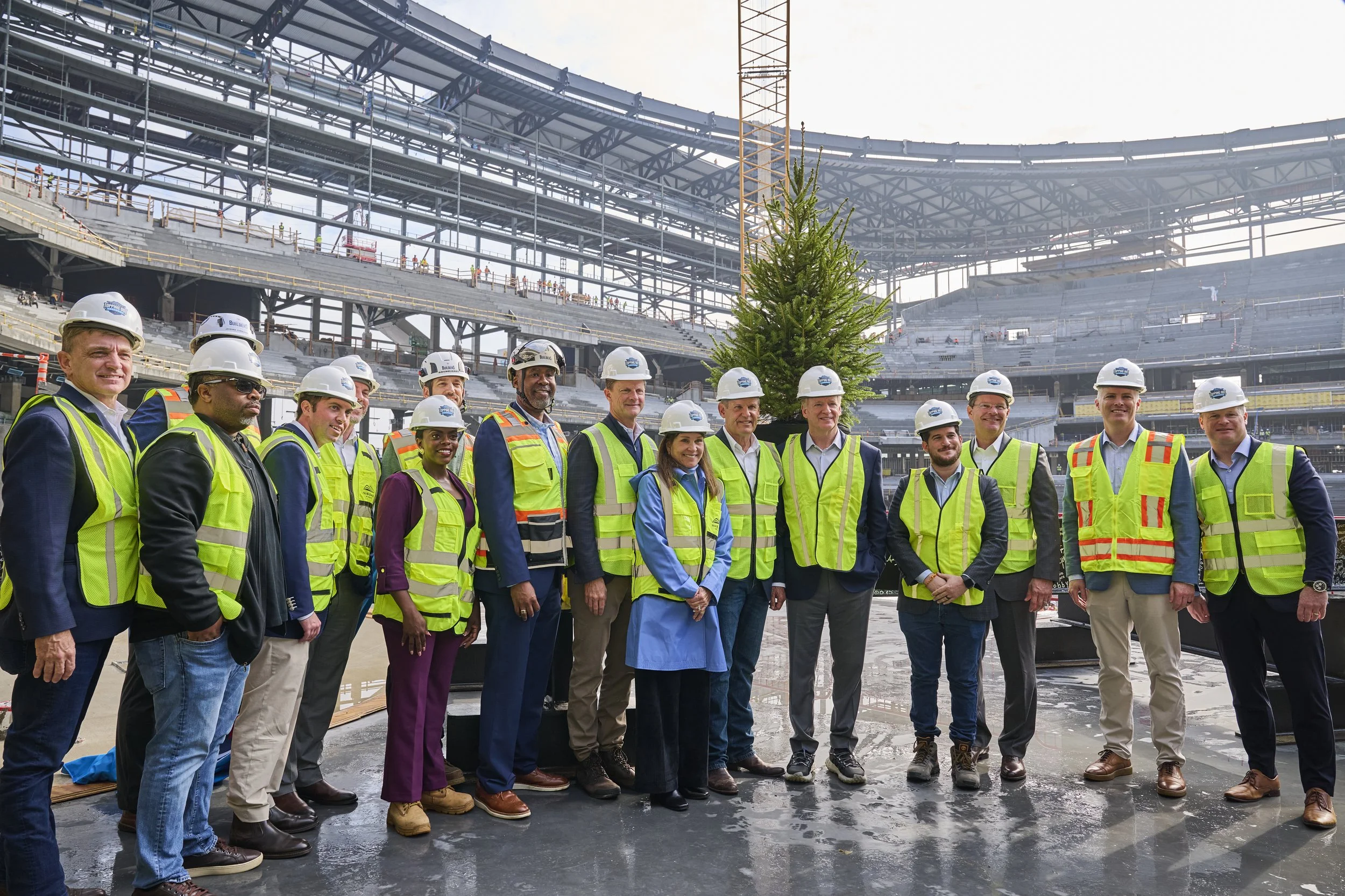2025.11.21 New Nissan Stadium Steel Topping Out_1114.jpg