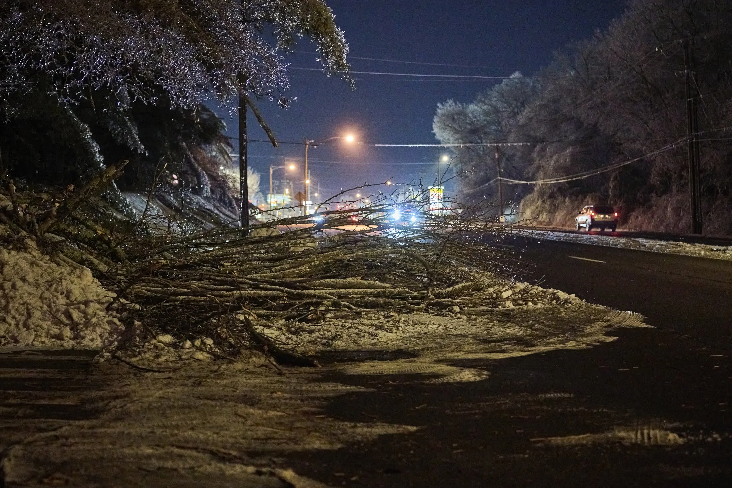 2026.01.28 Nashville Ice Storm at Night_013.jpg