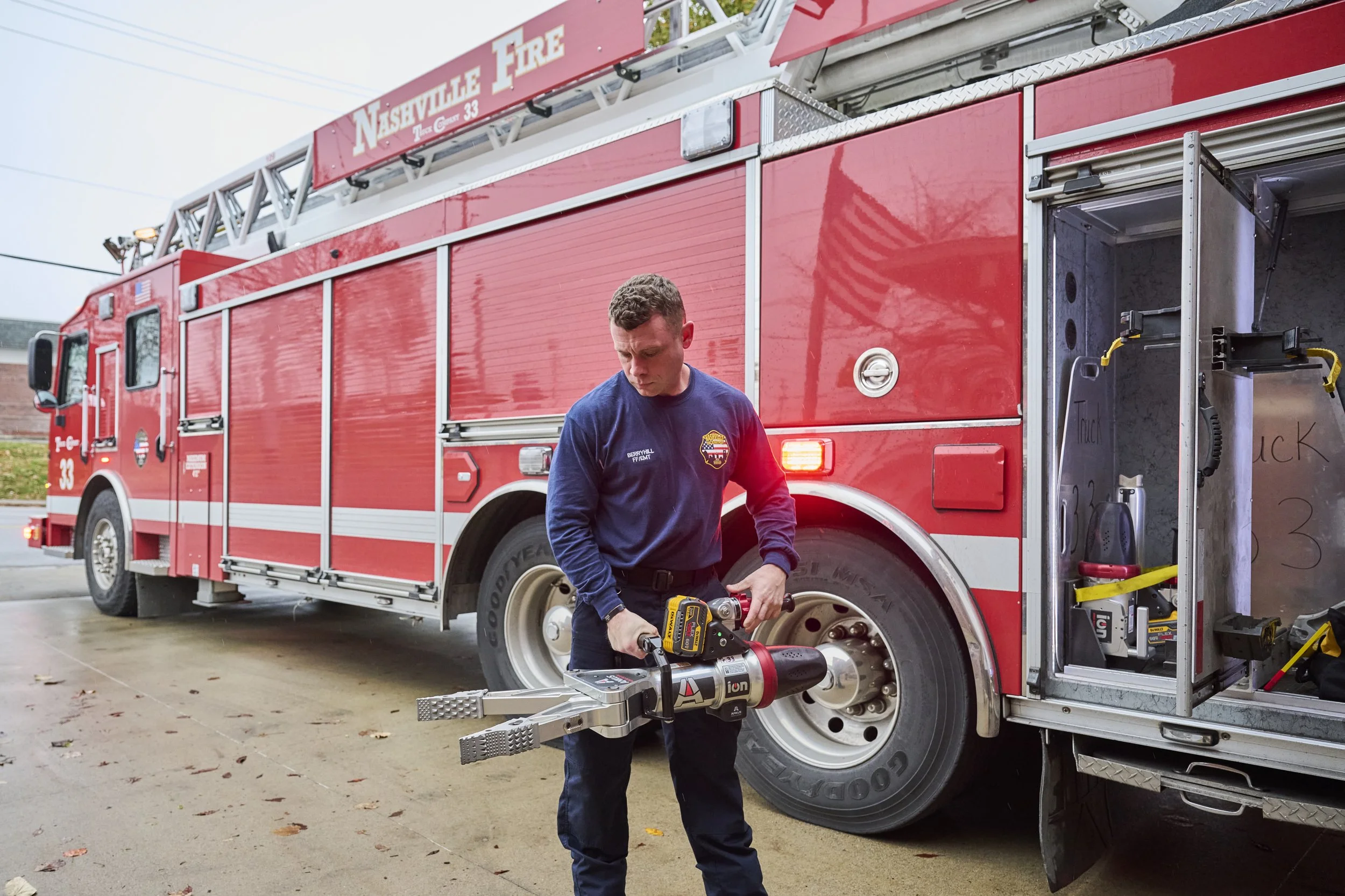 2025.11.20 NFD Truck 33_321.jpg