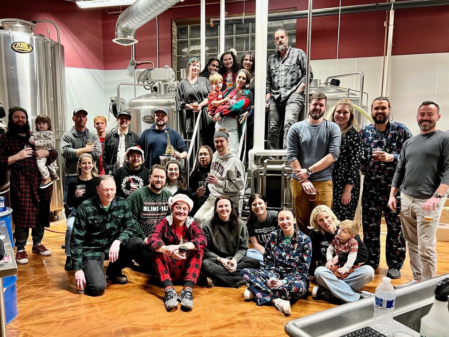 T&rsquo;was a festive holiday gathering for the Clutch fam 🎉 Join us in celebrating the final weeks of 2023 and help us close out our inventory with good times and kickass people ❤️

#clutchbrewing