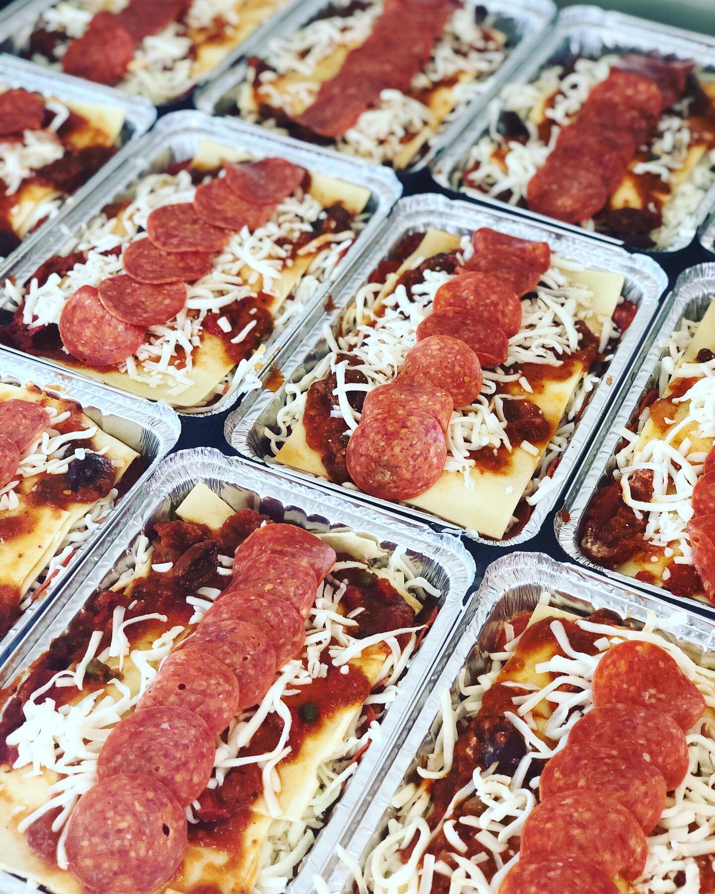 Fresh Individual Lasagne ready for the oven. 11 orders left. I&rsquo;m firing to order. Text me 30 minutes out and I will fire. 😊

Saturday 9/5
Lasagne with Bolognese, Ricotta, Pepperoni, Basil, Mozzarella Gratin $12 ea/40 family of 4

Chef Kenny&rs