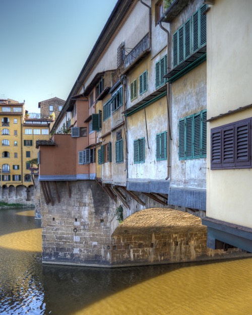 Last day of our trip in #Italy... walking near #PonteVecchio is a last thing to do before coming back home #LA ✨