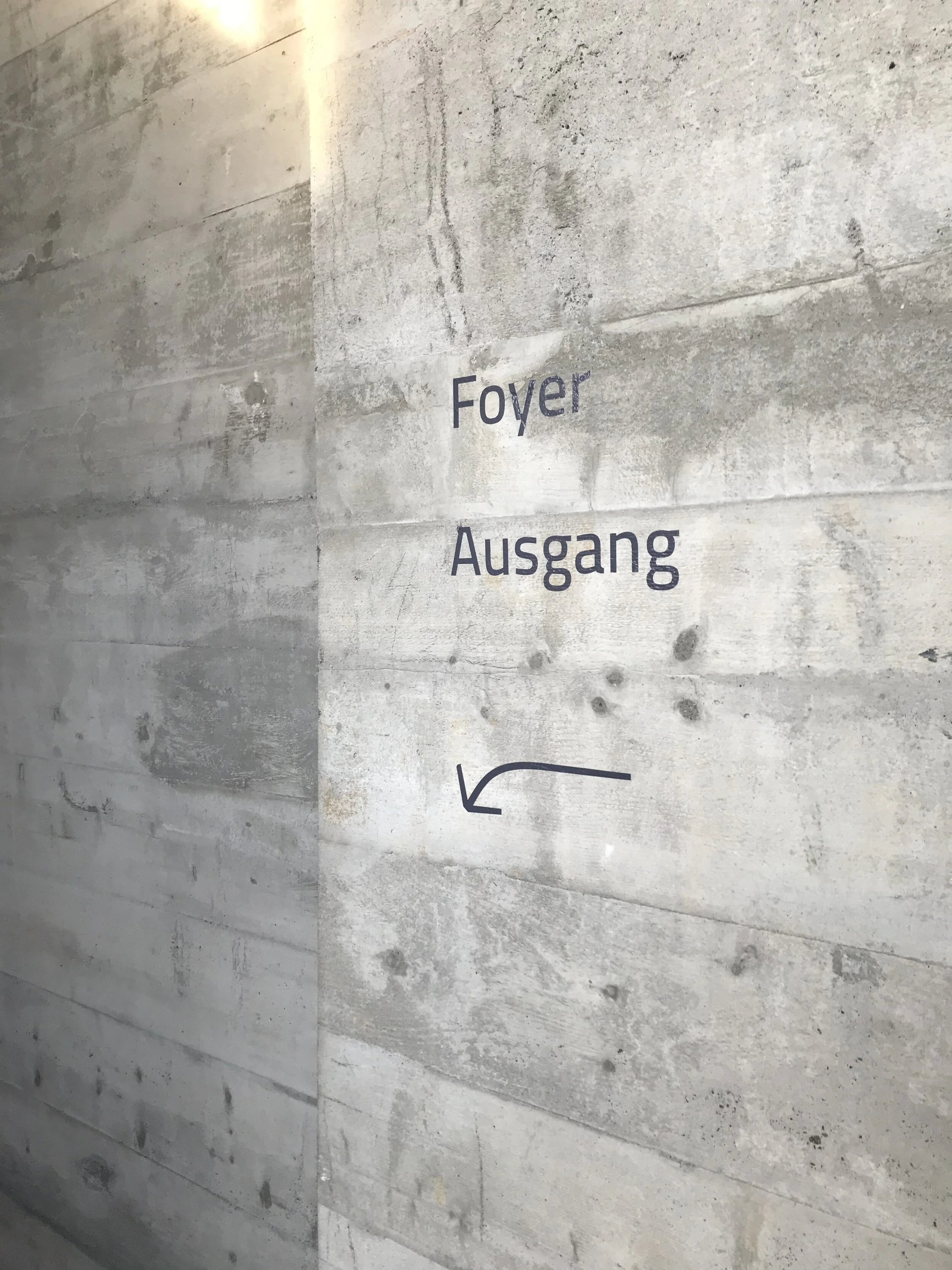 1W_Wegweiser-Ausgang-links_Opak