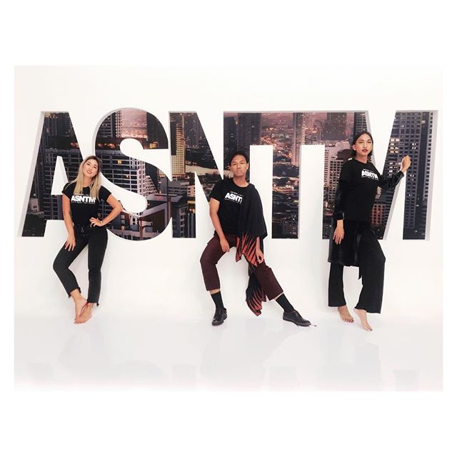 You&rsquo;re only as strong as those you work with, and thanks to these two super stylists from Bangkok, @pn_stk and @maylin3665, I think we ended the #AsNTM6 season pretty strong! Thank you for all of your hard work. And thanks for bringing me to @m