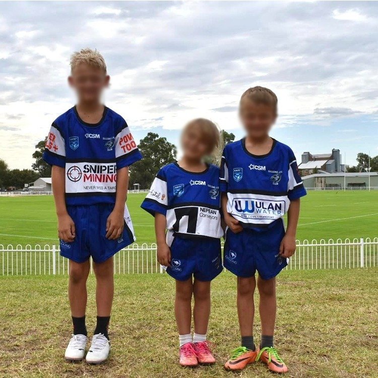 Cheering for the kids in season 24.

We're proud supporters of the Gulgong Junior Rugby League Under 10s and the Parkes Marist Junior Rugby League clubs for season 2024. 

Wishing everyone a happy and fun season of footy.  Do your best, support your 