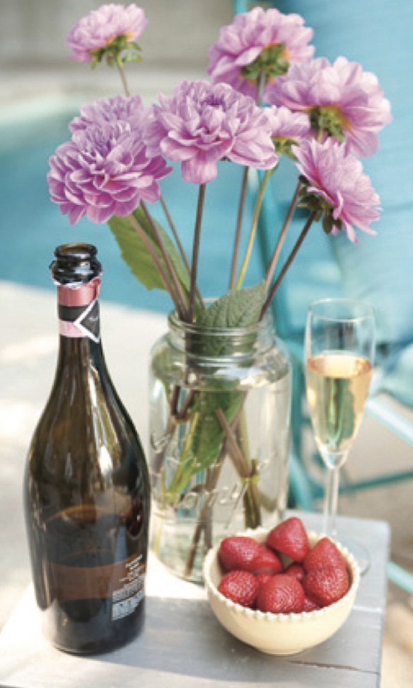 STRAWBERRIES IN WINE