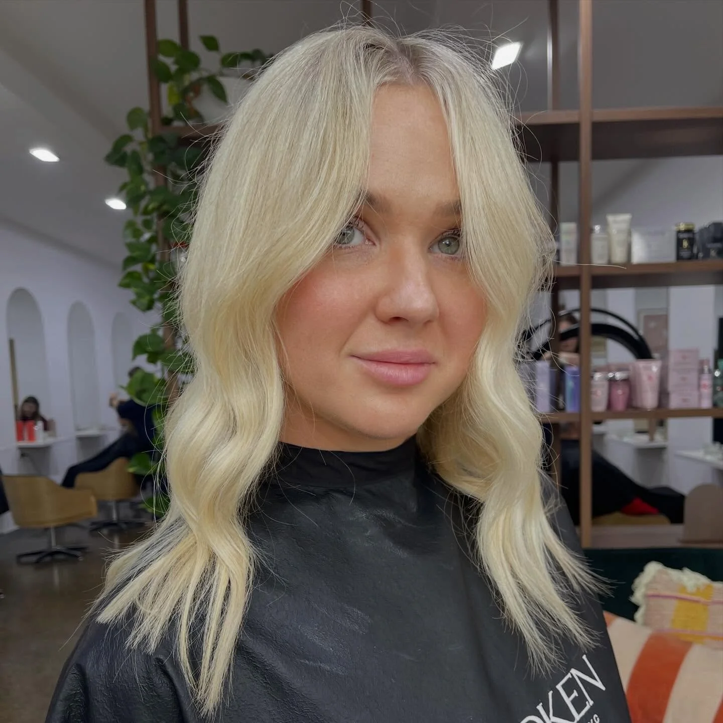 Kicking our 2026 off with this KILLER BLONDE!! 🩷🙏 Our books are still very full with the overflow from the silly season and our team having some well deserved time off! Have you made your appointment for a summer freshen up?! Book online now or giv