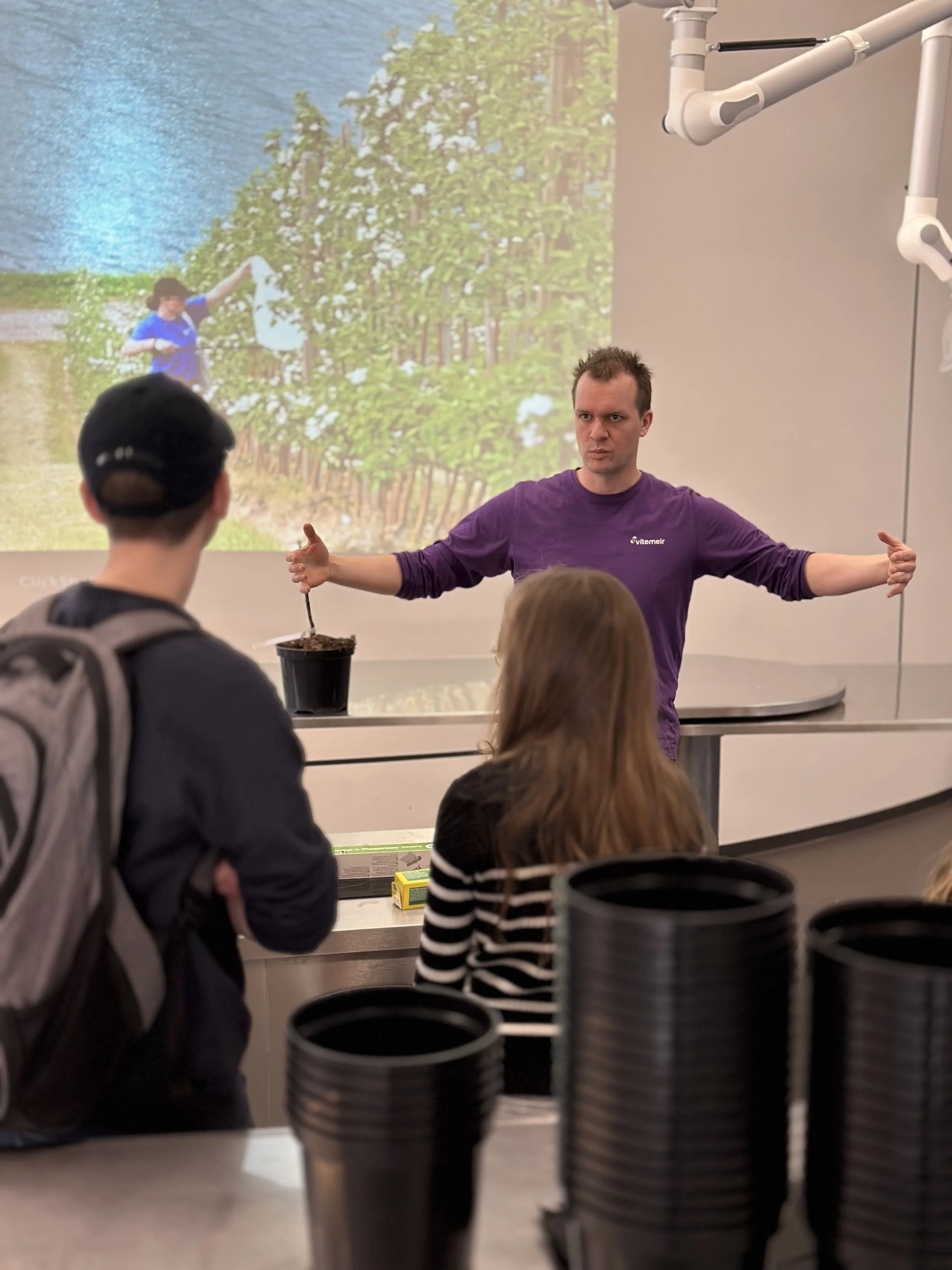 Mobile installasjonar, frøplanting og eksperimentshow