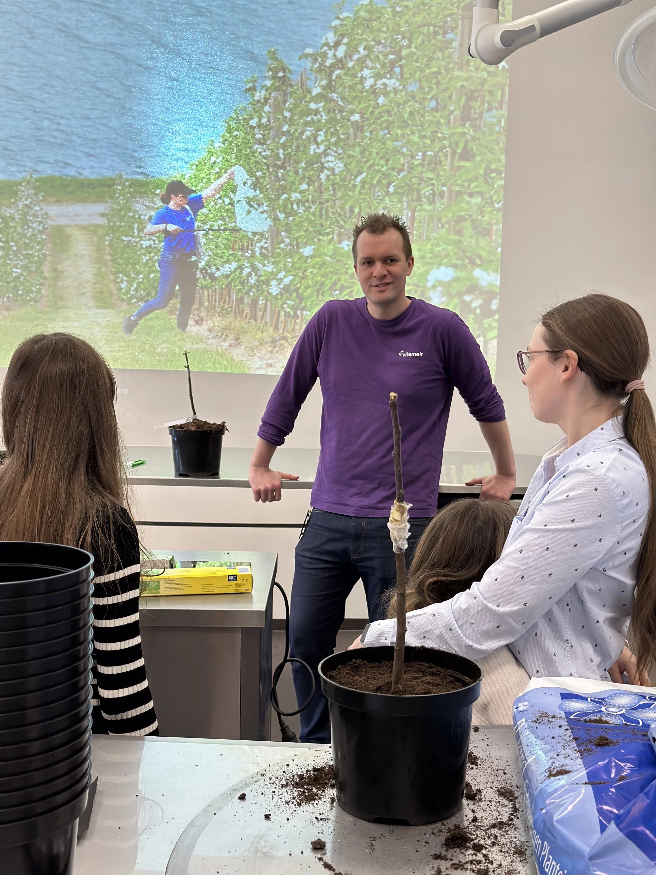 Mobile installasjonar, tekstiltrykking og eksperimentshow