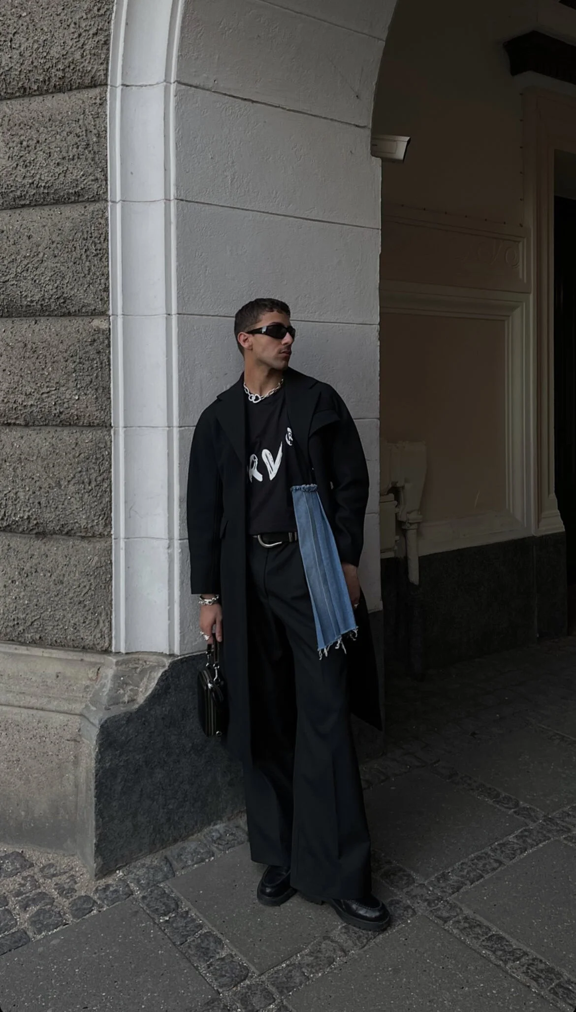 9DD48694-CD00-4F0A-8CA6-0DBA52B52A5F