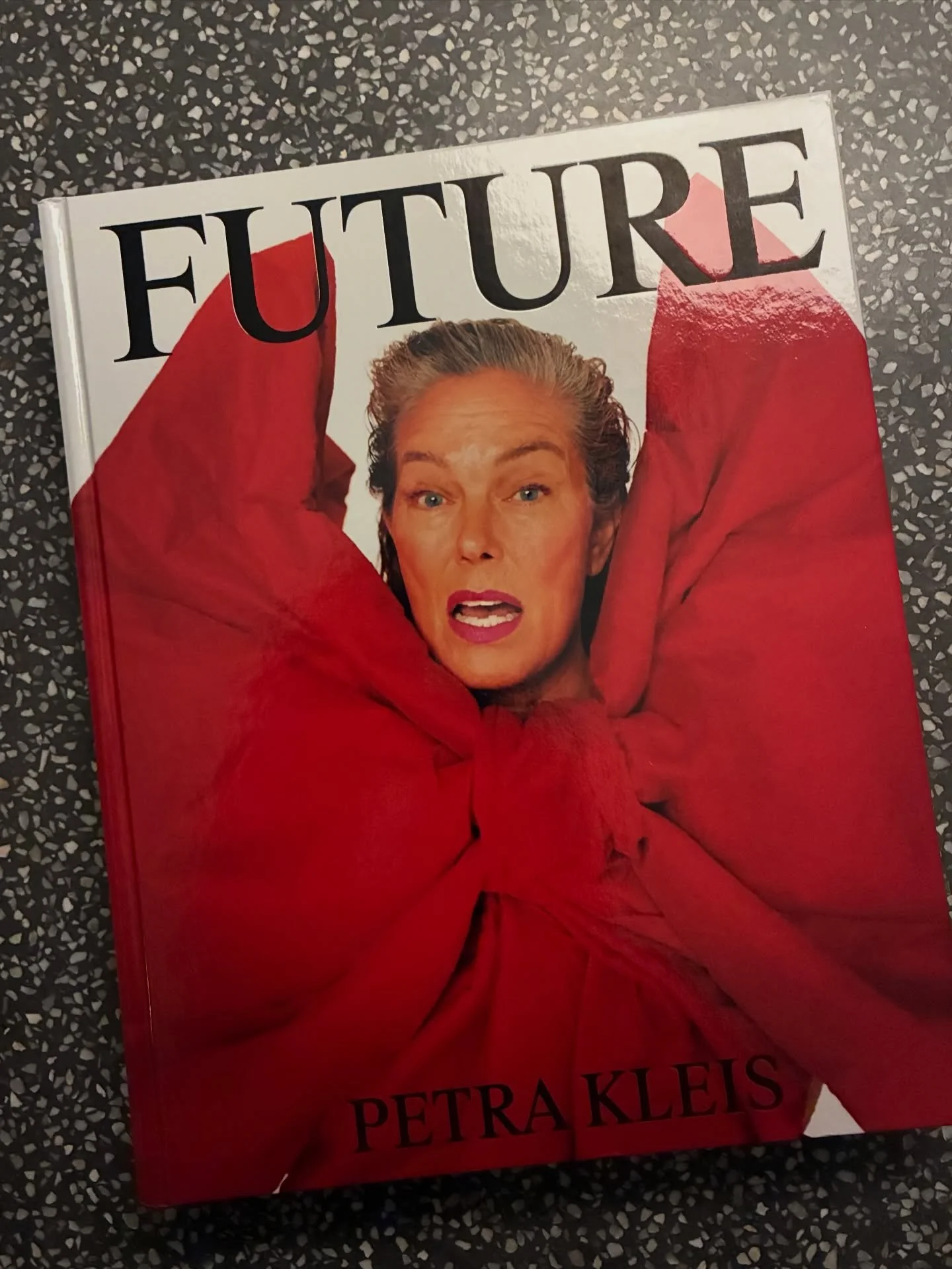 arv&reg; - future&hearts;️

a huge congrats @petra_kleis @ayoeness @vibedabelsteen on your powerful, beautiful and strong book! power women!!!
also a huge thank you for including arv&reg; on @katrinejensenius and @saunders_studio🖤🖤 love it!!!

#arv