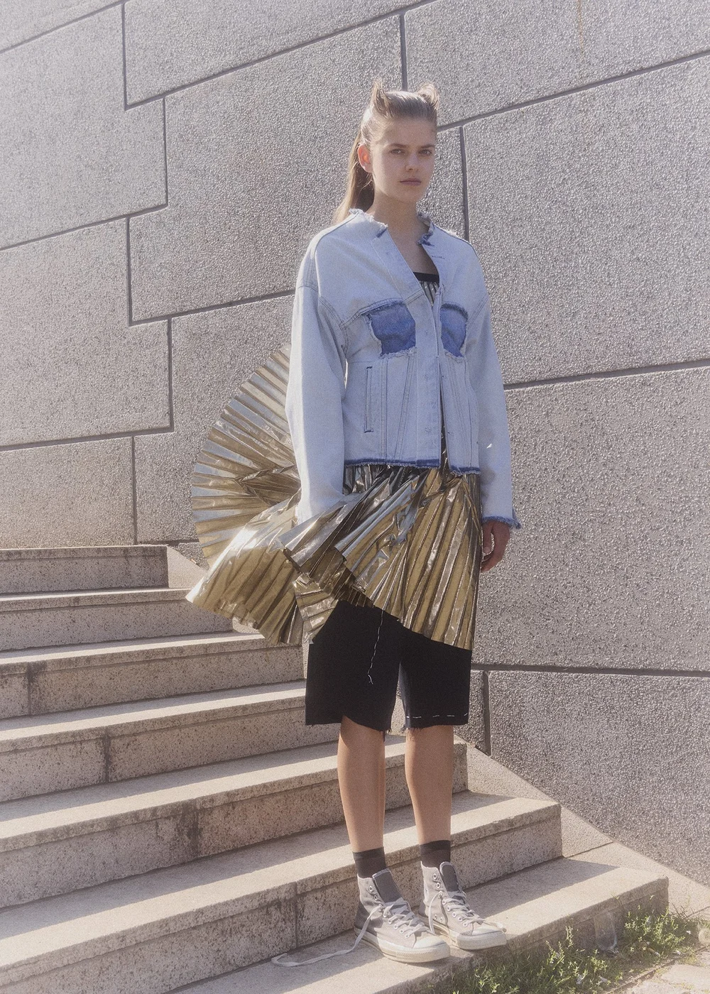 ARV  PYRAMID PLEATED GOLD DRESS WITH SAFETY PIN EMBELLISHMENT ON CHAIN  STRAPS (WOMAN)