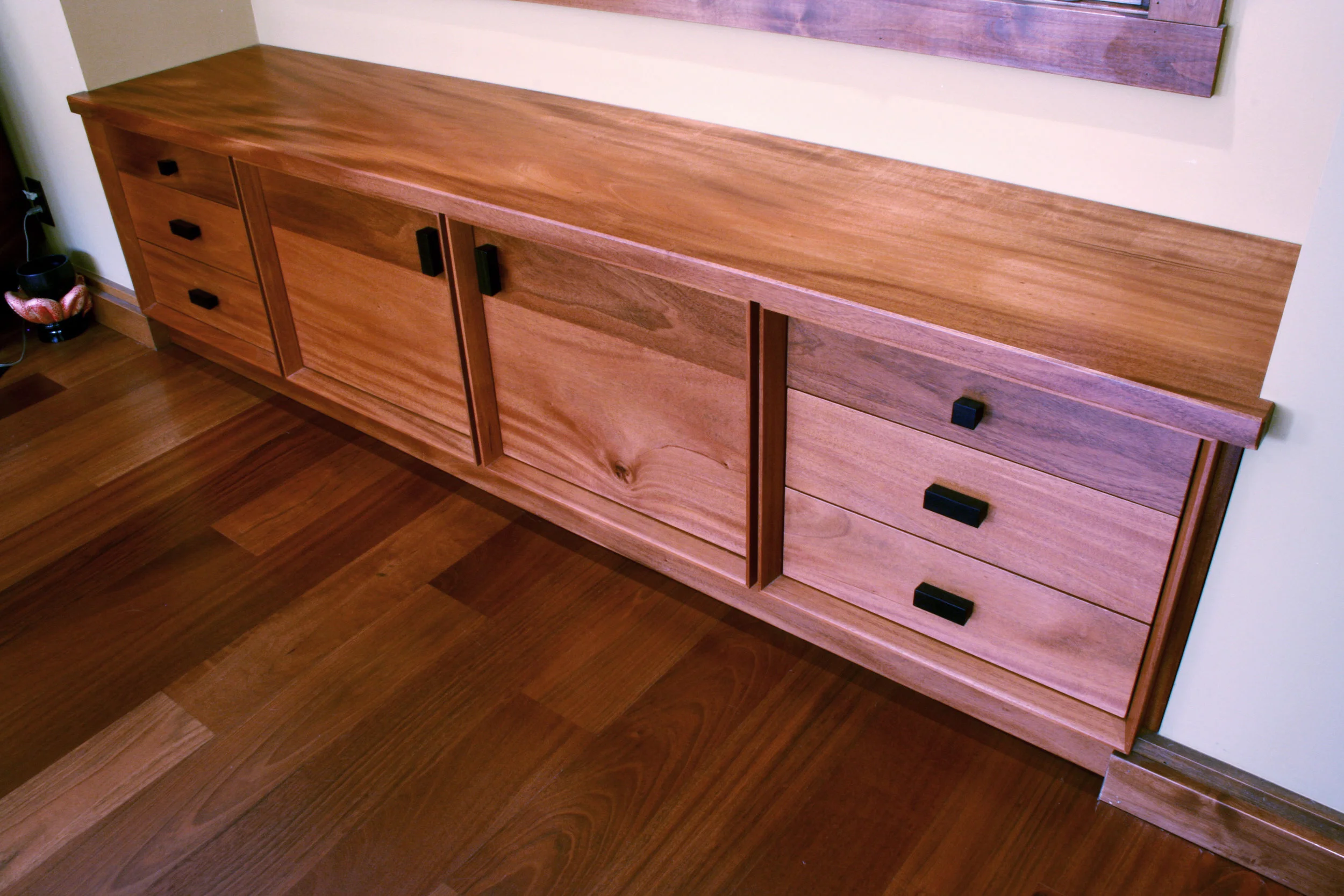 Cratsman Built-in (mahogany) .jpg