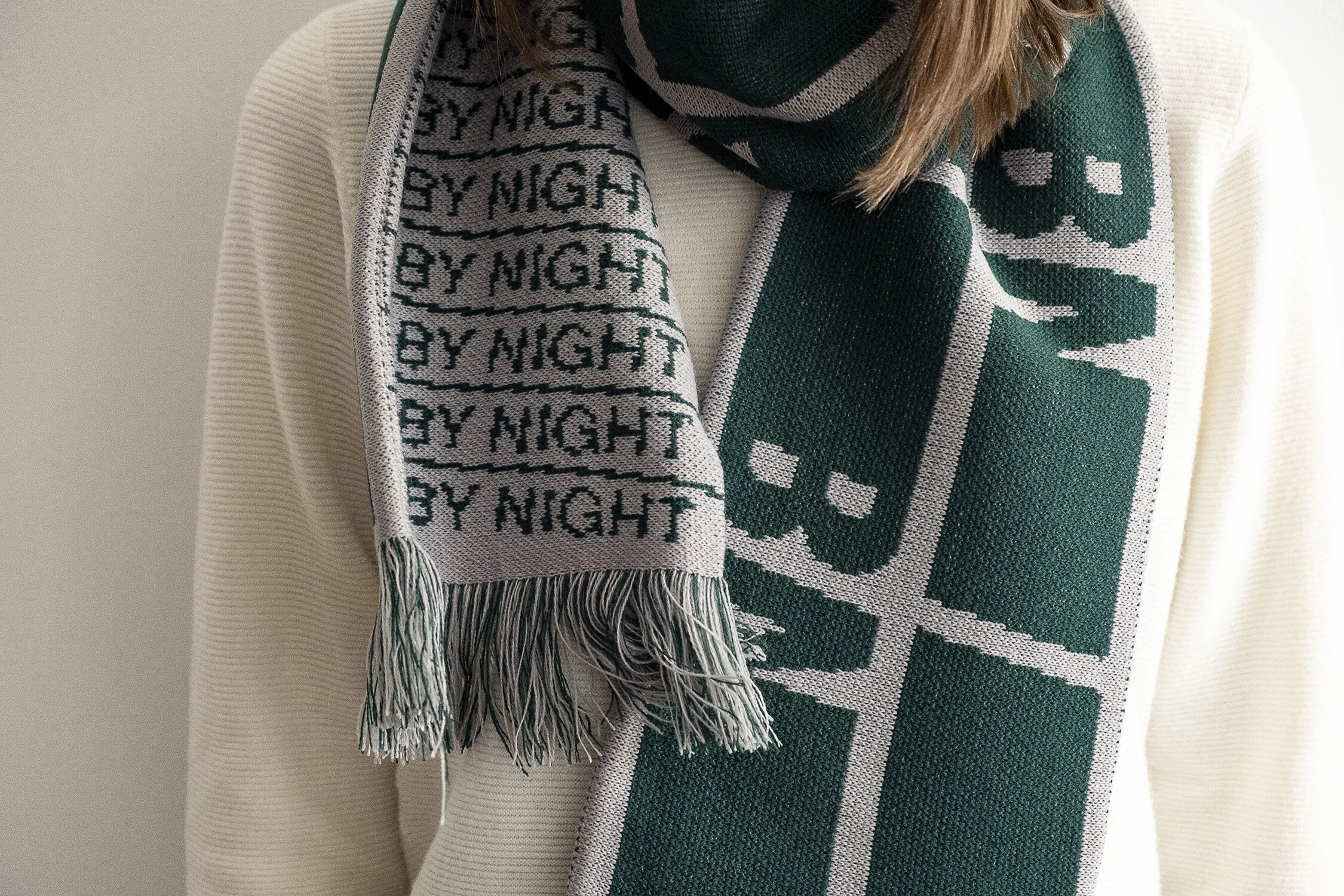 UBN19_SCARF_5.jpg