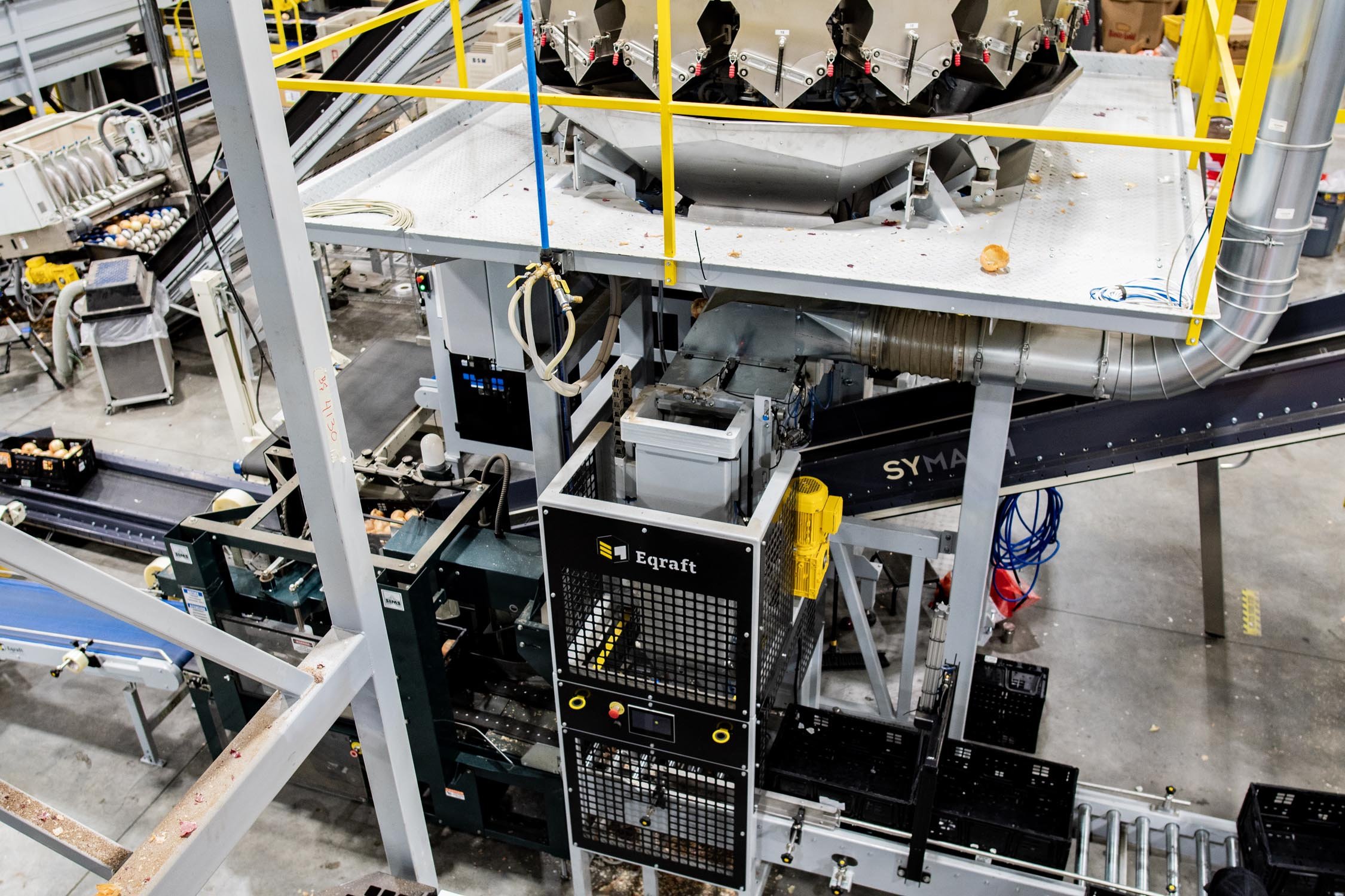 Eqraft_Modesta_Symach_Biometic_Eqrader_Optische_Uiensorteerder_Kistenhandling_Combinatieweger_Baxmatic_Afzakmachine_Uien_Aardappelen_05_Blue_Sky_NC1B_0724.jpg