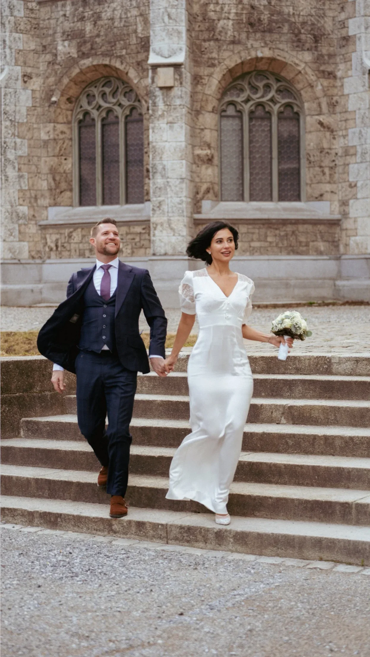 Braut mit Hochzeitskleid – professionelles Brautshooting