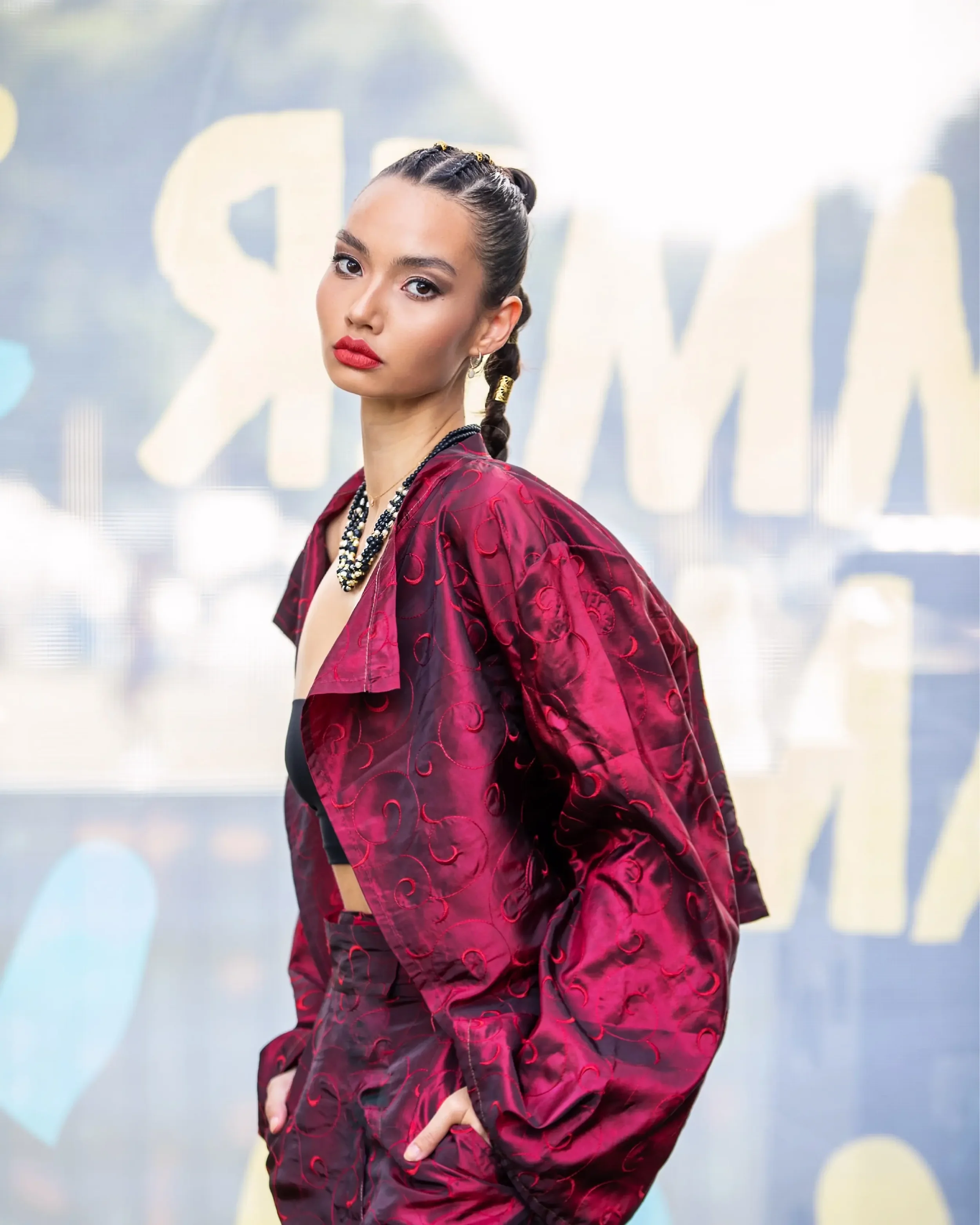 Moderner Street Style mit trendiger Mode