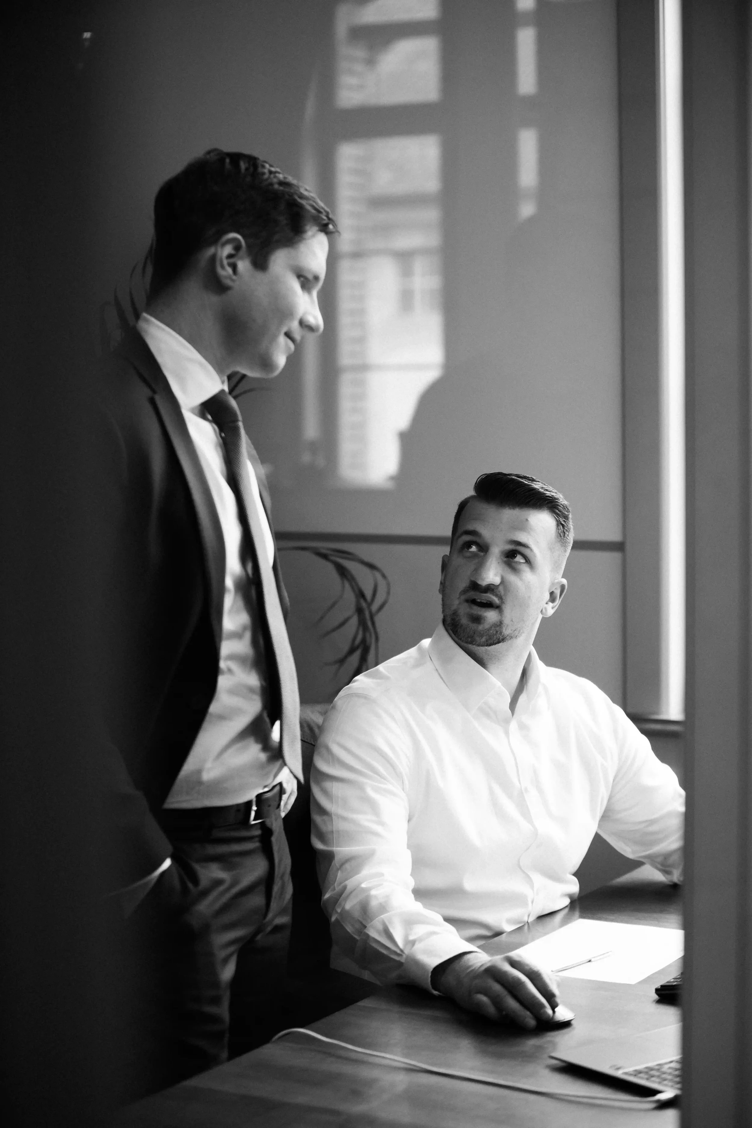 Professional corporate photography including executive headshots, business events, and branding visuals.