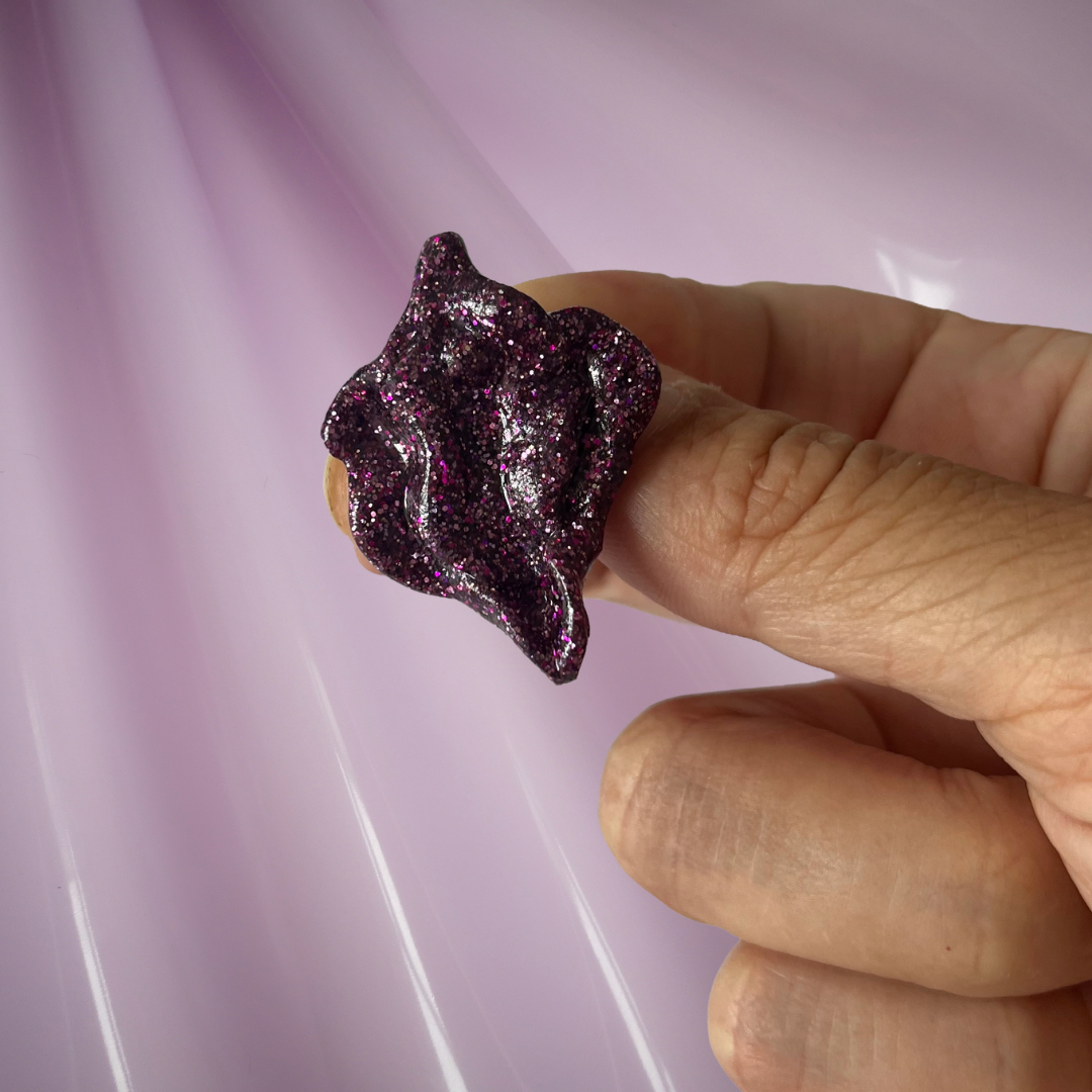 petal lilla glimmer crocs charm.png