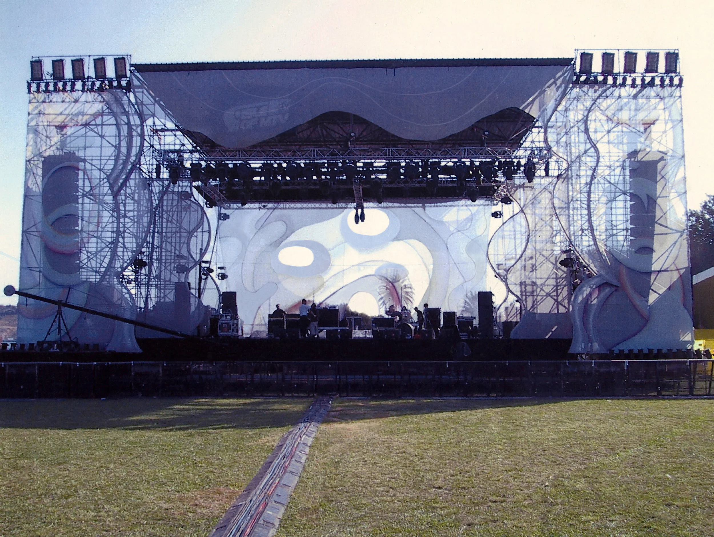 stage design Gorillas Lisbon.jpg