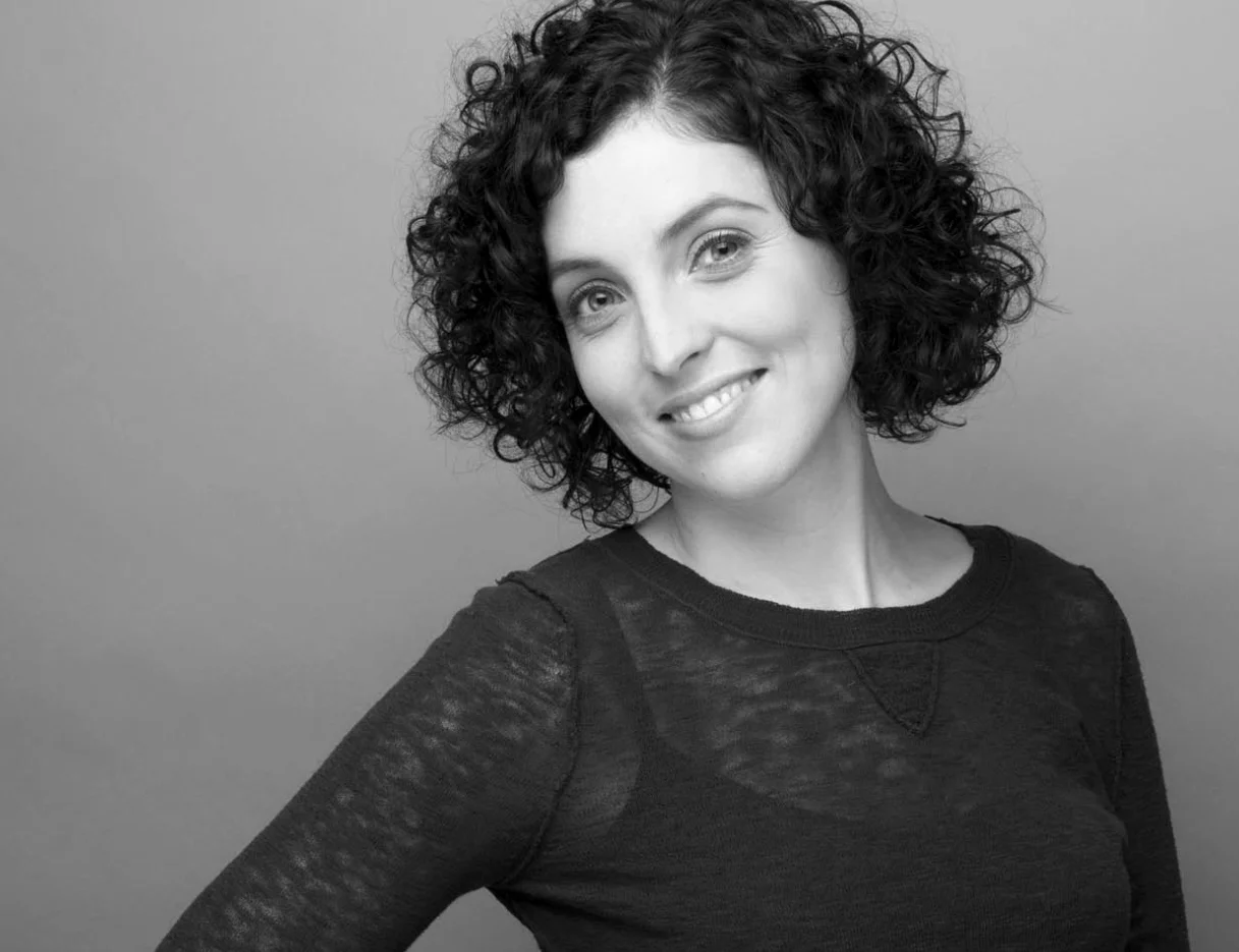 HEADSHOT - AMY WALLACE.jpg