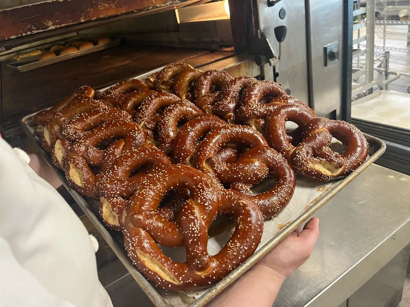 Suns out, pretzels out! Tom Duffield should be starting shortly. Enjoy some blues with your brunch today.

The Bakery is open Sundays until 3! Stop on by while you're enjoying this beautiful day.

#pretzel #kalamazoo #brunch #kalamazoobrunch #kalamaz