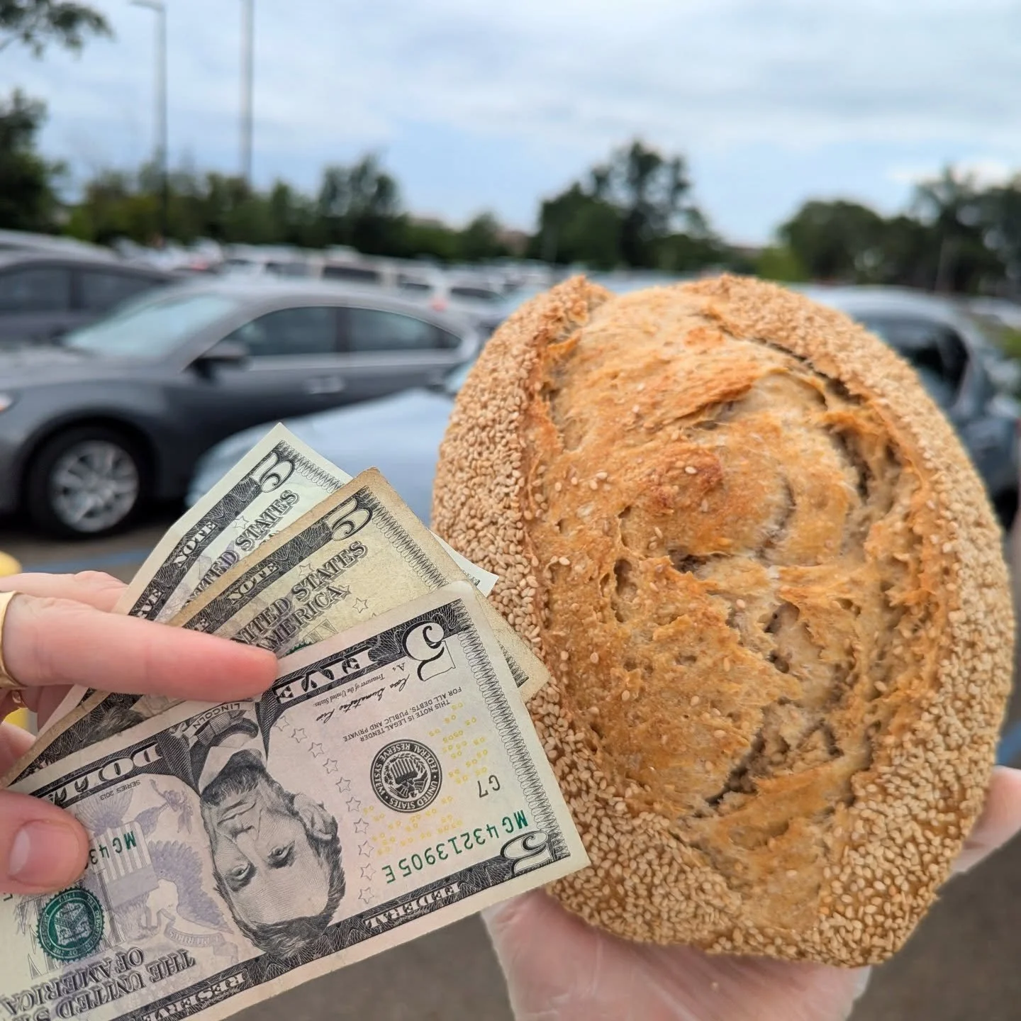 To the person who stopped me on the way to the @kalamazoomarket to buy a loaf out of their car, first of all, THANK YOU! You helped me live my nomad-baker-peddler dreams! But also, you gave me WAY too much money! Swing by the bakery some time soon an