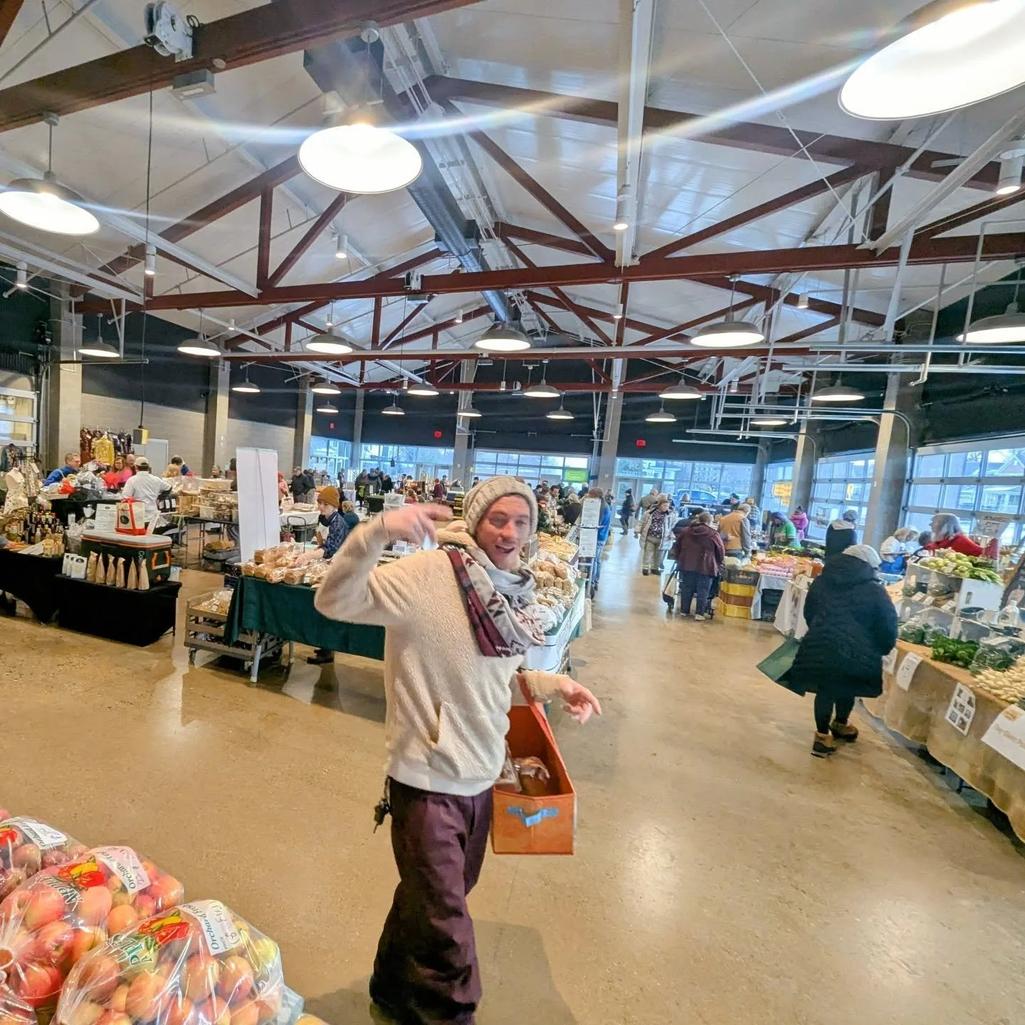 Having a rad time at the new Winter Farmers Market! Same location as it usually is, just inside a cozy new building. This is the last market of the year, so hurry down, it's open until 1pm!

Great vendors, food stuffs, produce, and more! Could go on 