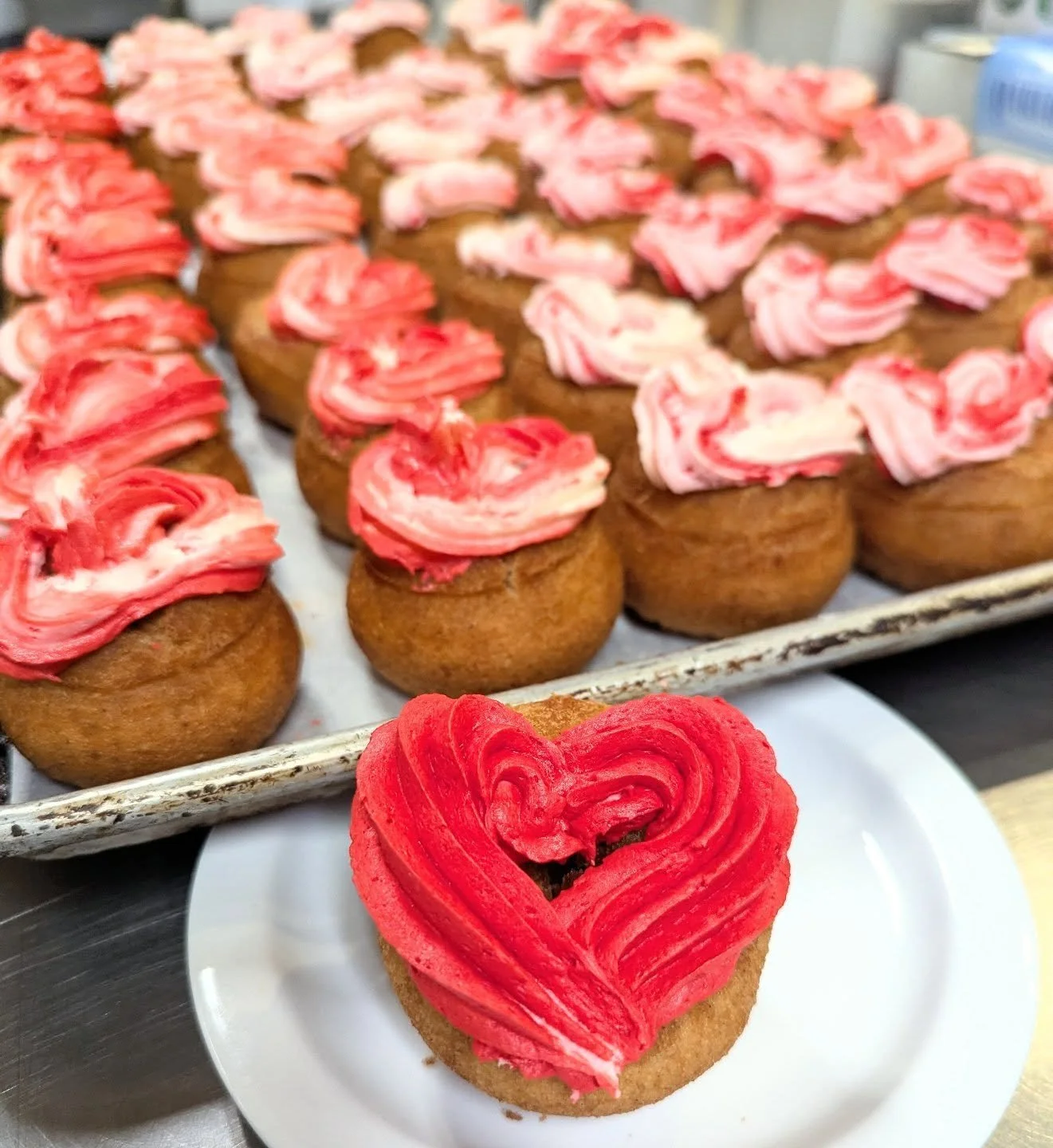 We dressed the buttercream donuts up a bit for Valentine's Day (weekend?). Still delicious as ever!

#valentinedonuts #valentinebakes #bakery #kalamazoo #sarkozybakery