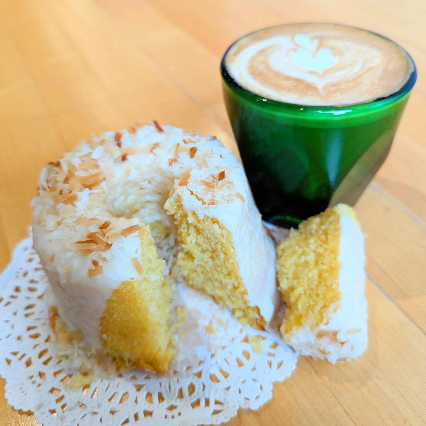 Keeping corn season going with a new variation of polenta cake!

Polenta and almond meal make for a delicate crumb cake that still has plenty of texture. If you like corn bread, you're going to love polenta cake.

Give this lime and coconut polenta c