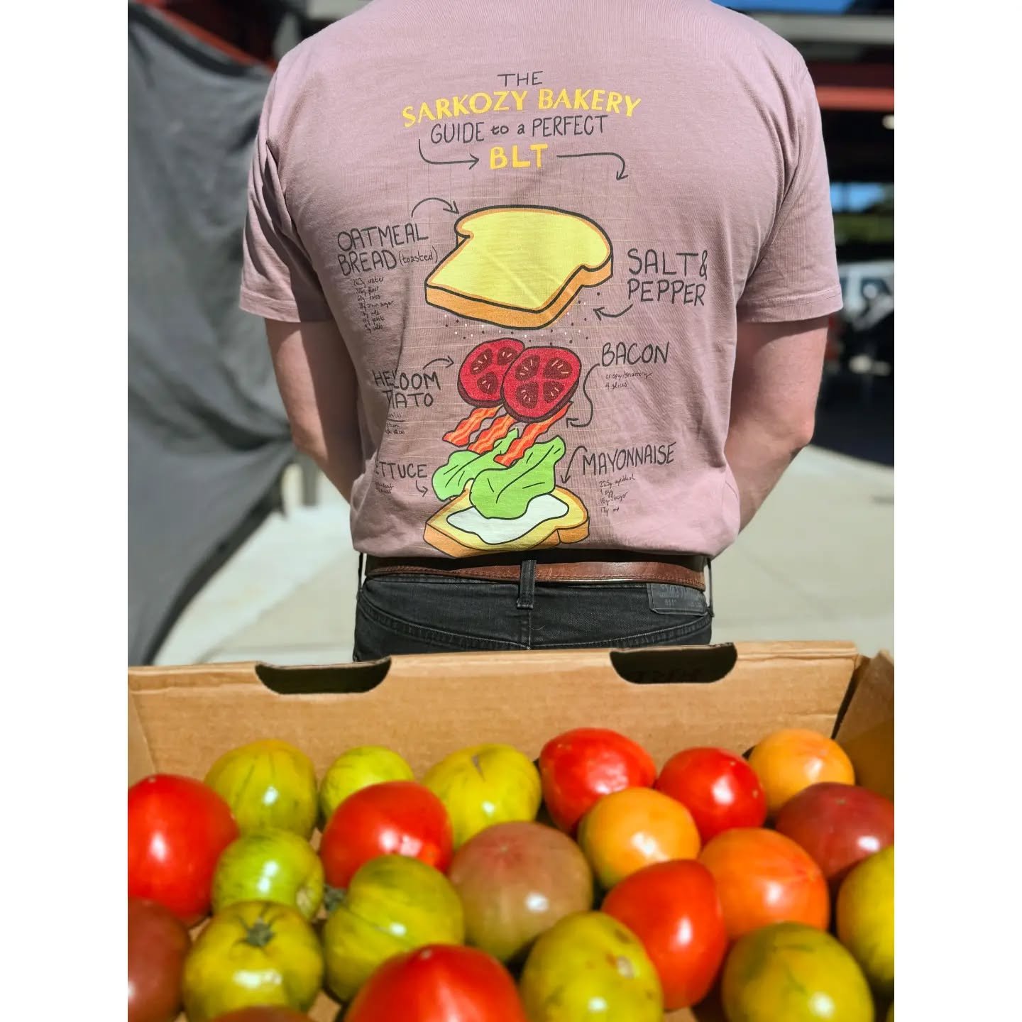 It's a beautiful day for a farmers market and an even more beautiful day for Tomato Town!

Ben over at @tinygiantfarm is still growing EXCELLENT heirloom tomatoes which means we get to keep serving up excellent BLTs! It also means I get to keep weari