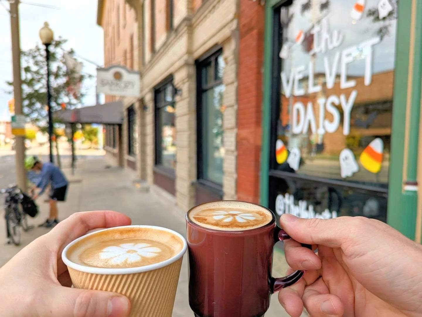 We are so excited for our new neighbors @thevelvetdaisymi !!!

We've been feeling a bit lonely out here the last few years but that all changes tomorrow at 10am! The Velvet Daisy is an incredibly curated vintage shop that is also hosting artists from
