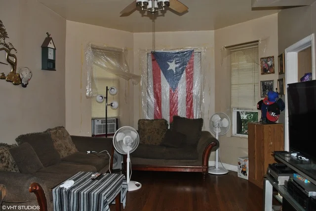 photo3.jpg
