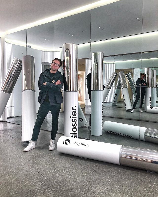 FROM BEARDS TO BROWS ✌🏼 I got a sneak peek of the new @glossier flagship store opening on Thursday in NYC. There are so many cool new things for everyone (especially skincare freaks like me) but most exciting is their new Boy Brow For Giants&trade;️