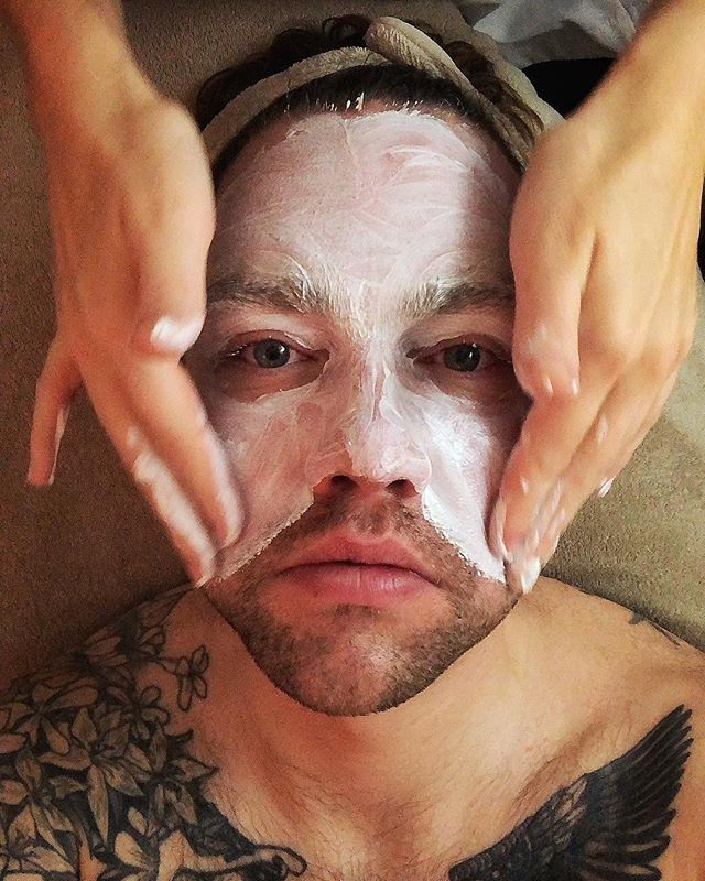 It&rsquo;s an extra fancy #FacialFriday everybody! I went to @paullabrecquesalon for the customized @biologique_recherche_usa facial. It was so over the top and left my skin feeling smoother than I&rsquo;ve ever felt it. (plus I got a tip on why Loti
