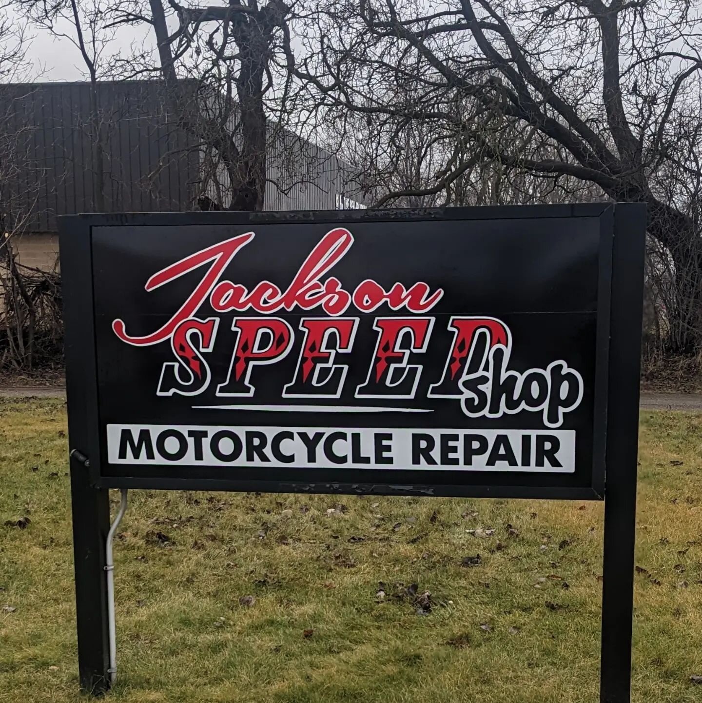 The new sign is up! 
Shop will be opening back up January 30th!  I look forward to getting back to business!