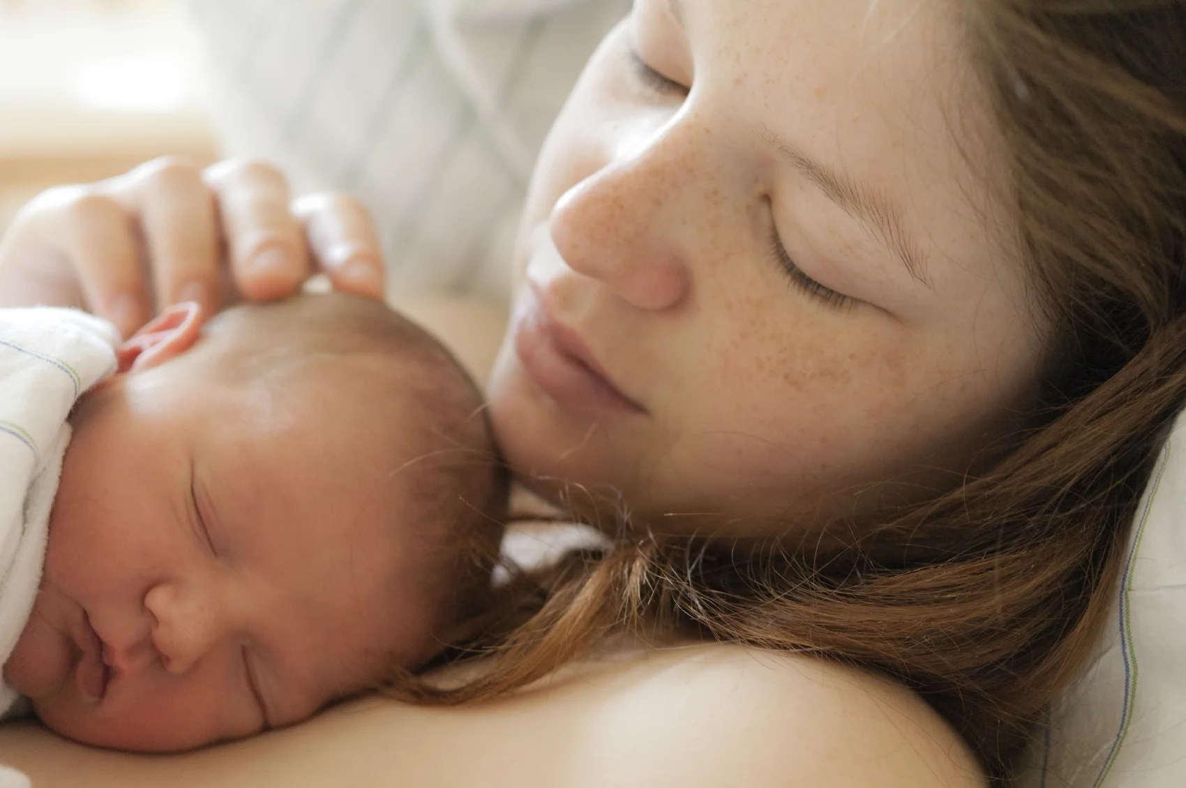 mom_sleeping_baby.jpg