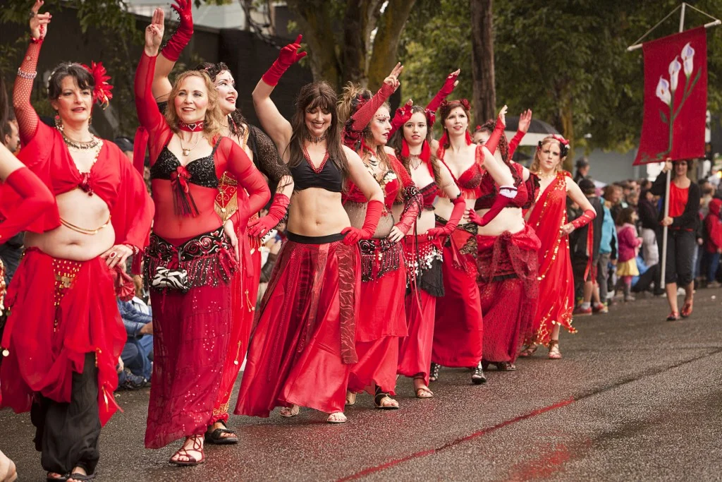 belly-dancers-street.jpg
